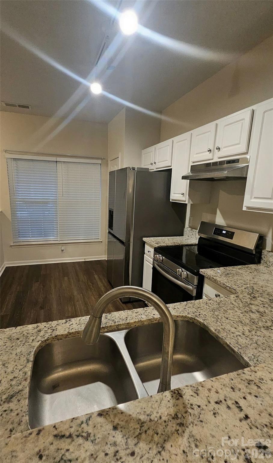 Townhouse at 8013 Stoneham Street, Matthews, photo 28 of 37