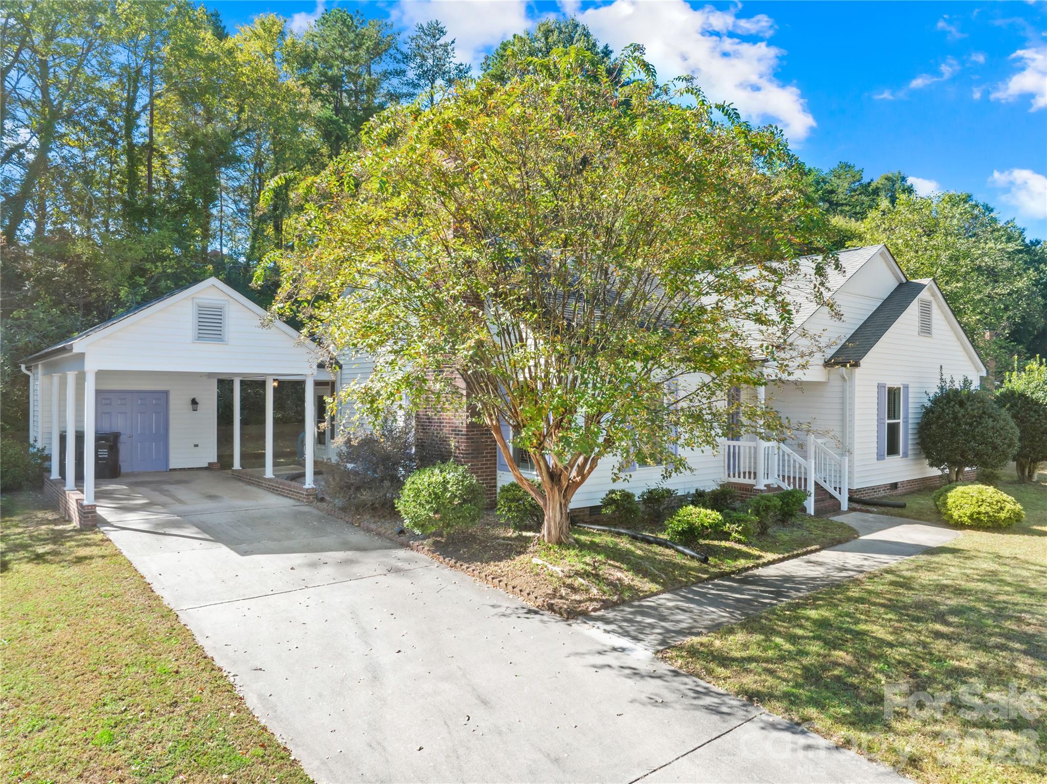 Single Family Residence at 477 Birchwood Trail NE, Concord, photo 2 of 39