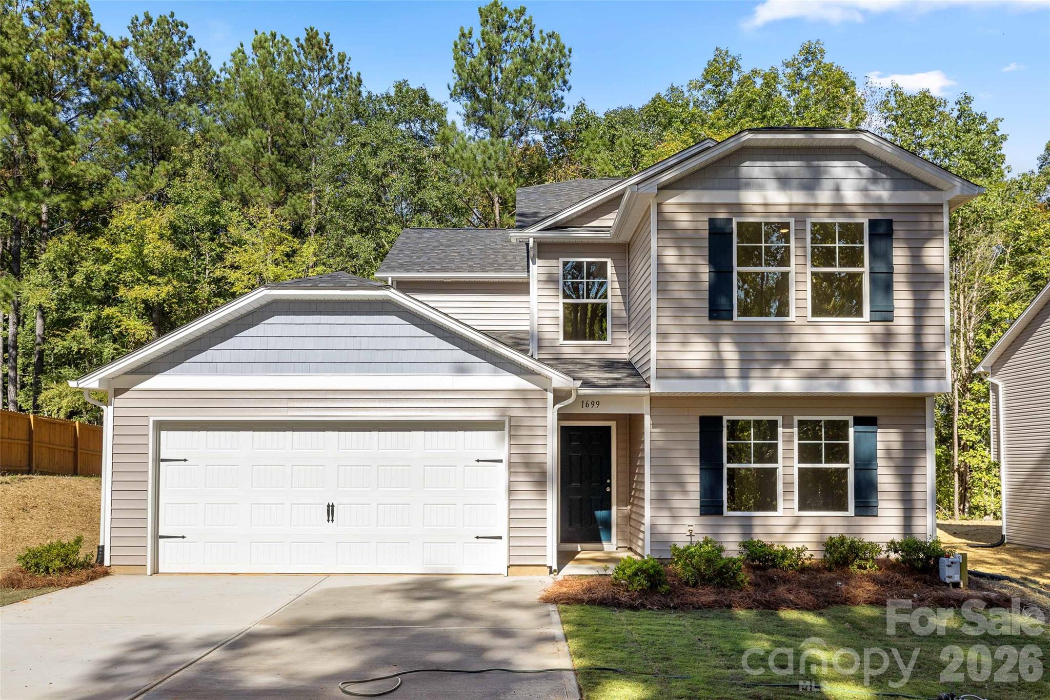 dual Primary suites - 5 bedrooms and 3.5 bathrooms - 1699 Evans Drive, Lancaster