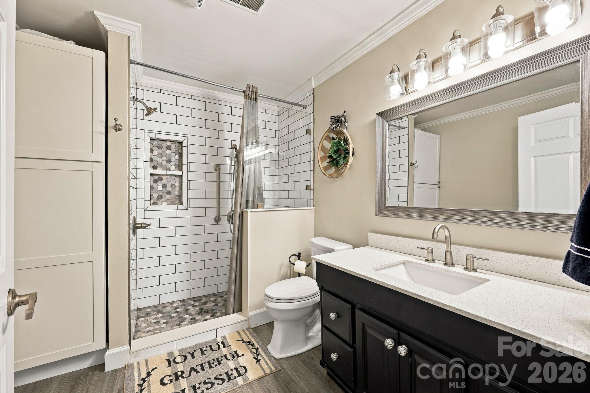 Full bath with nice tiled shower - 613 Salisbury Street, China Grove