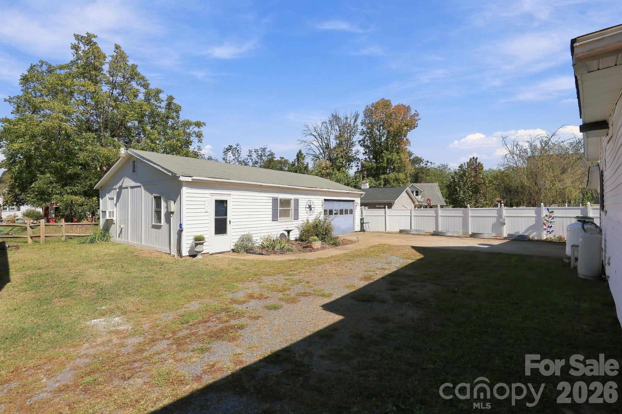 Single Family Residence at 613 Salisbury Street, China Grove, photo 27 of 37
