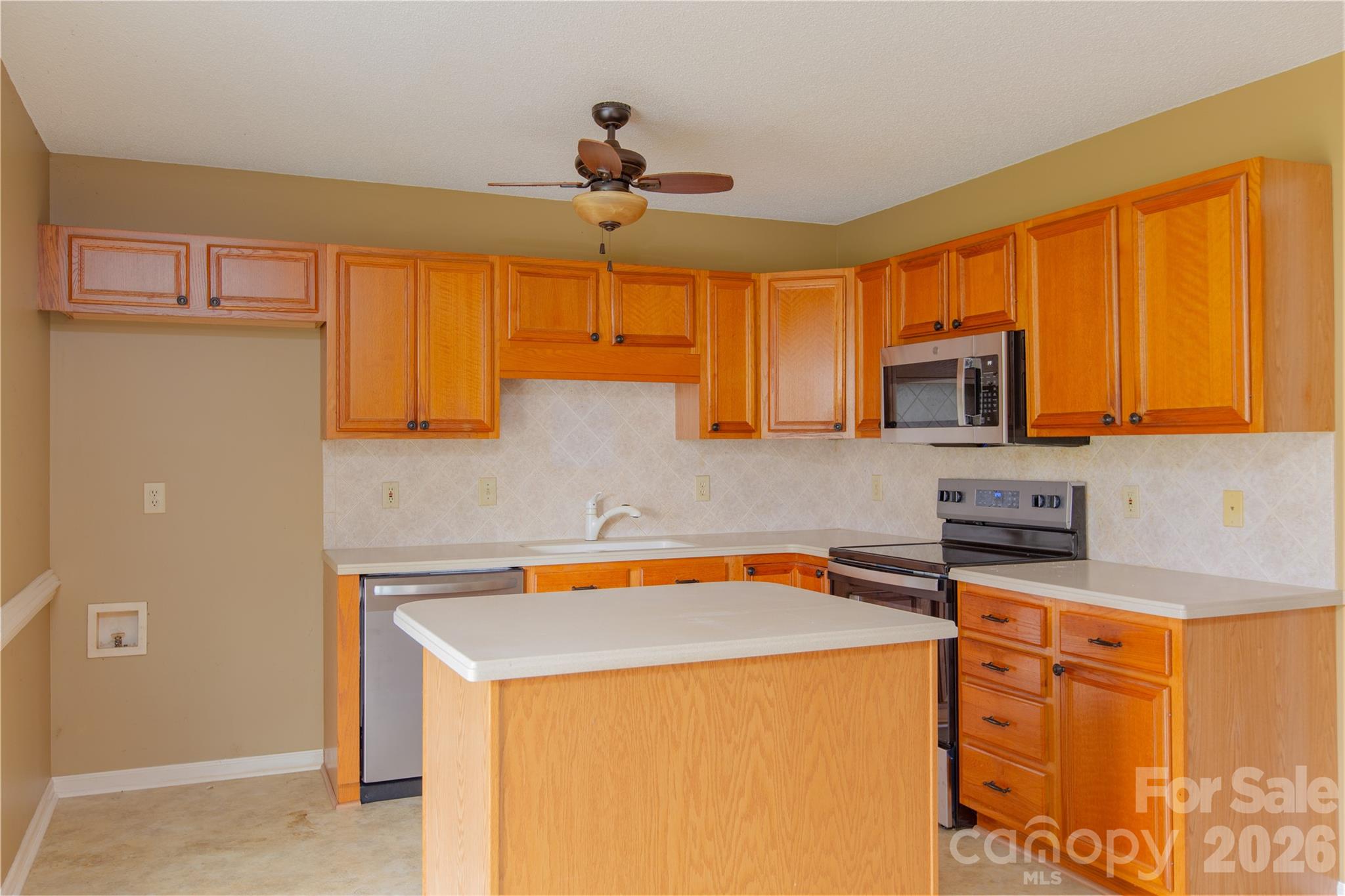 Single Family Residence at 124 Pepperstone Place, Mocksville, photo 11 of 46