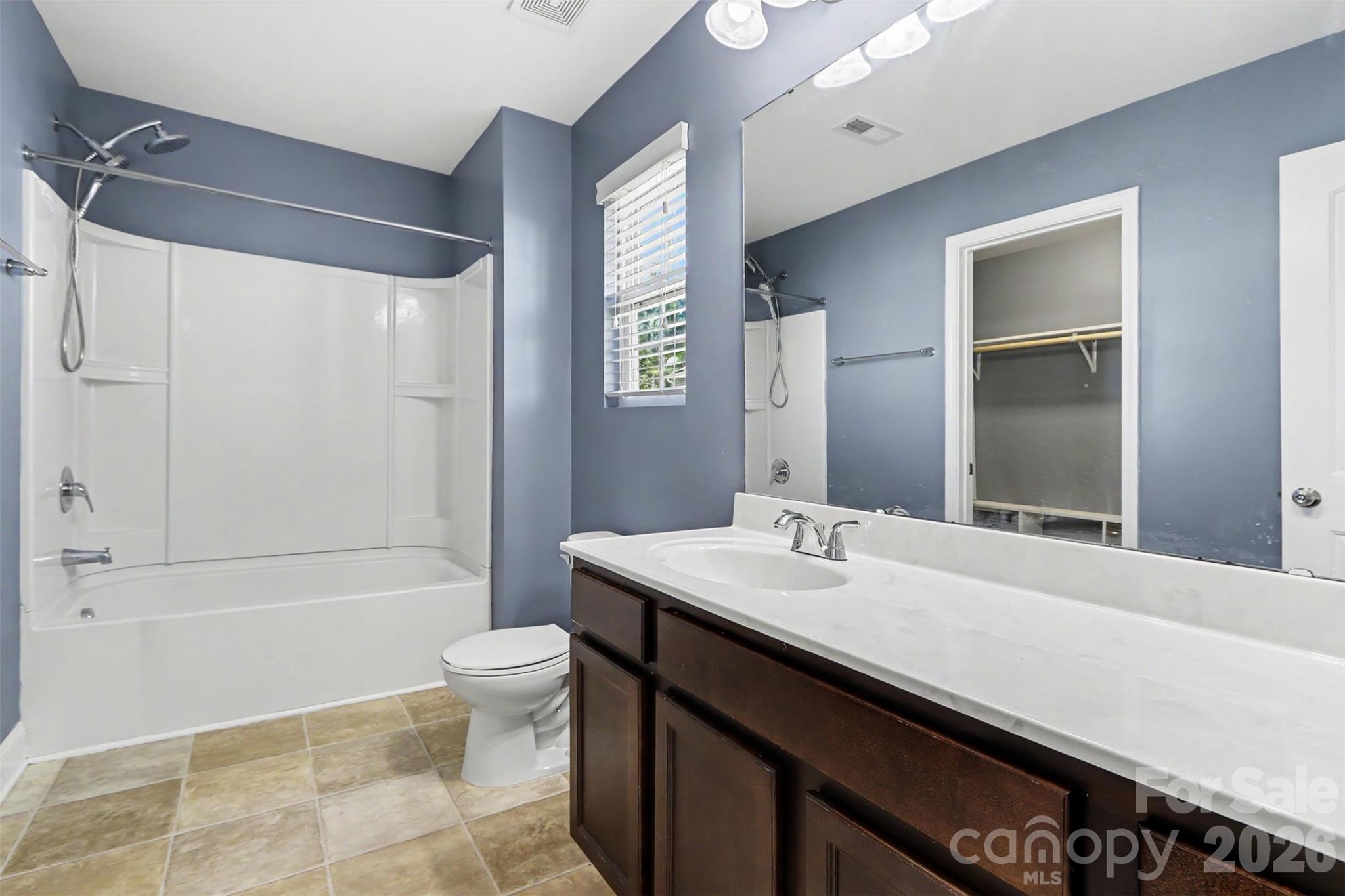Single Family Residence at 249 Aershire Court, Concord, photo 14 of 21