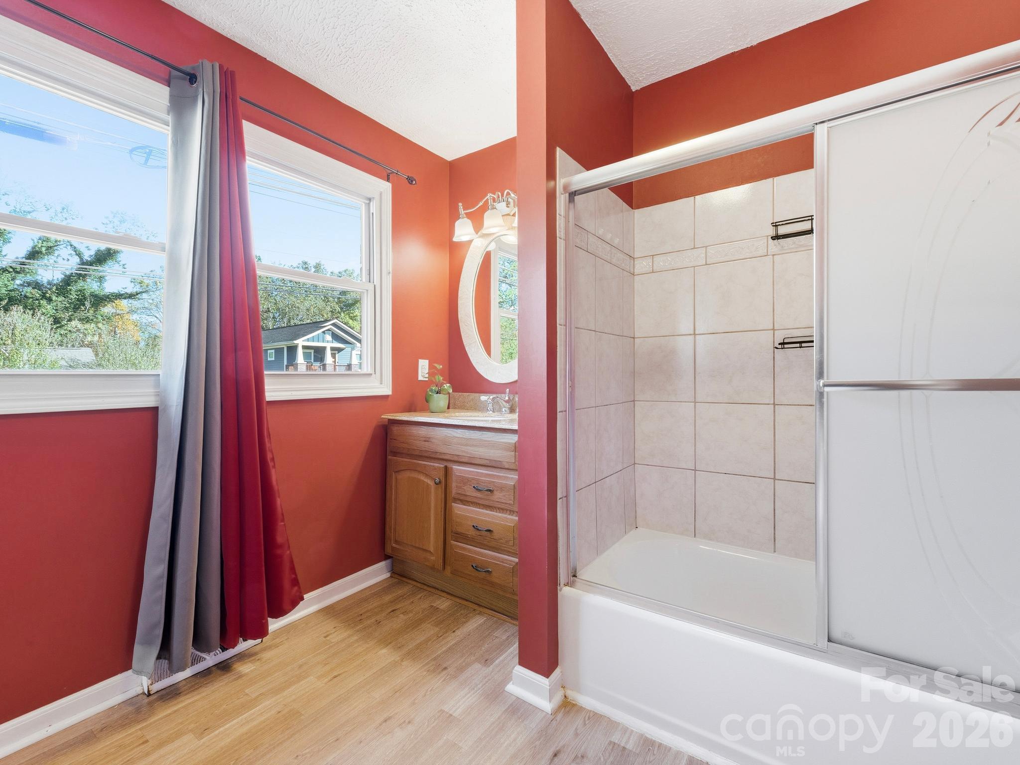Single Family Residence at 62 Deaverview Road, Asheville, photo 10 of 29