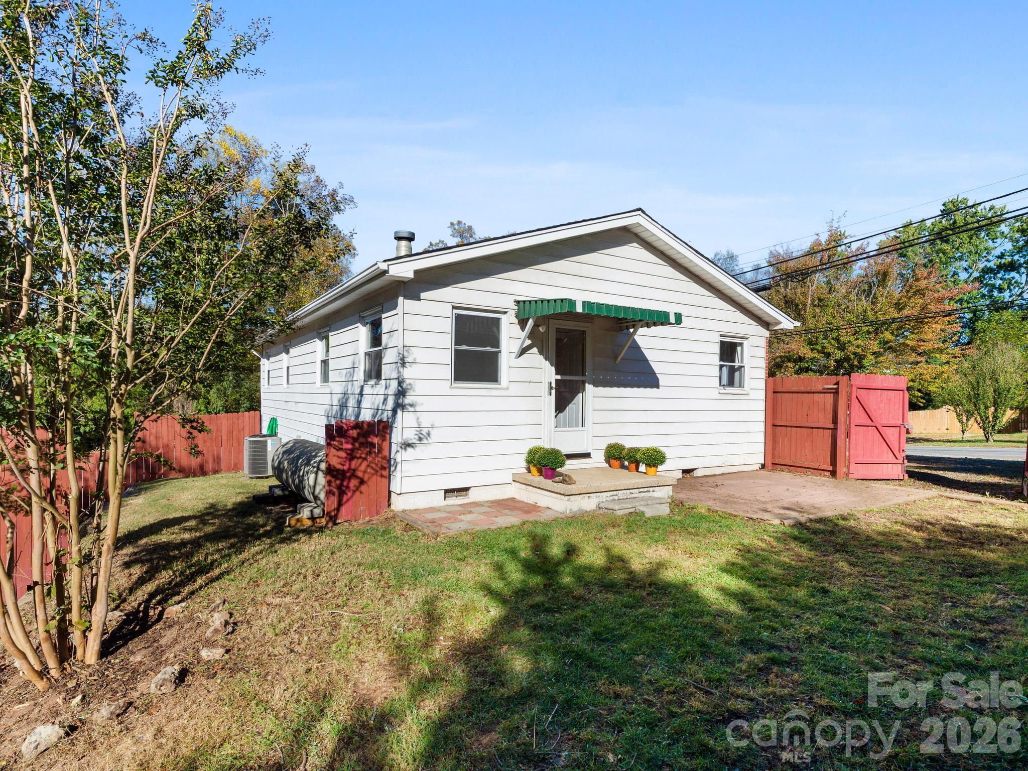 Single Family Residence at 62 Deaverview Road, Asheville, photo 22 of 29
