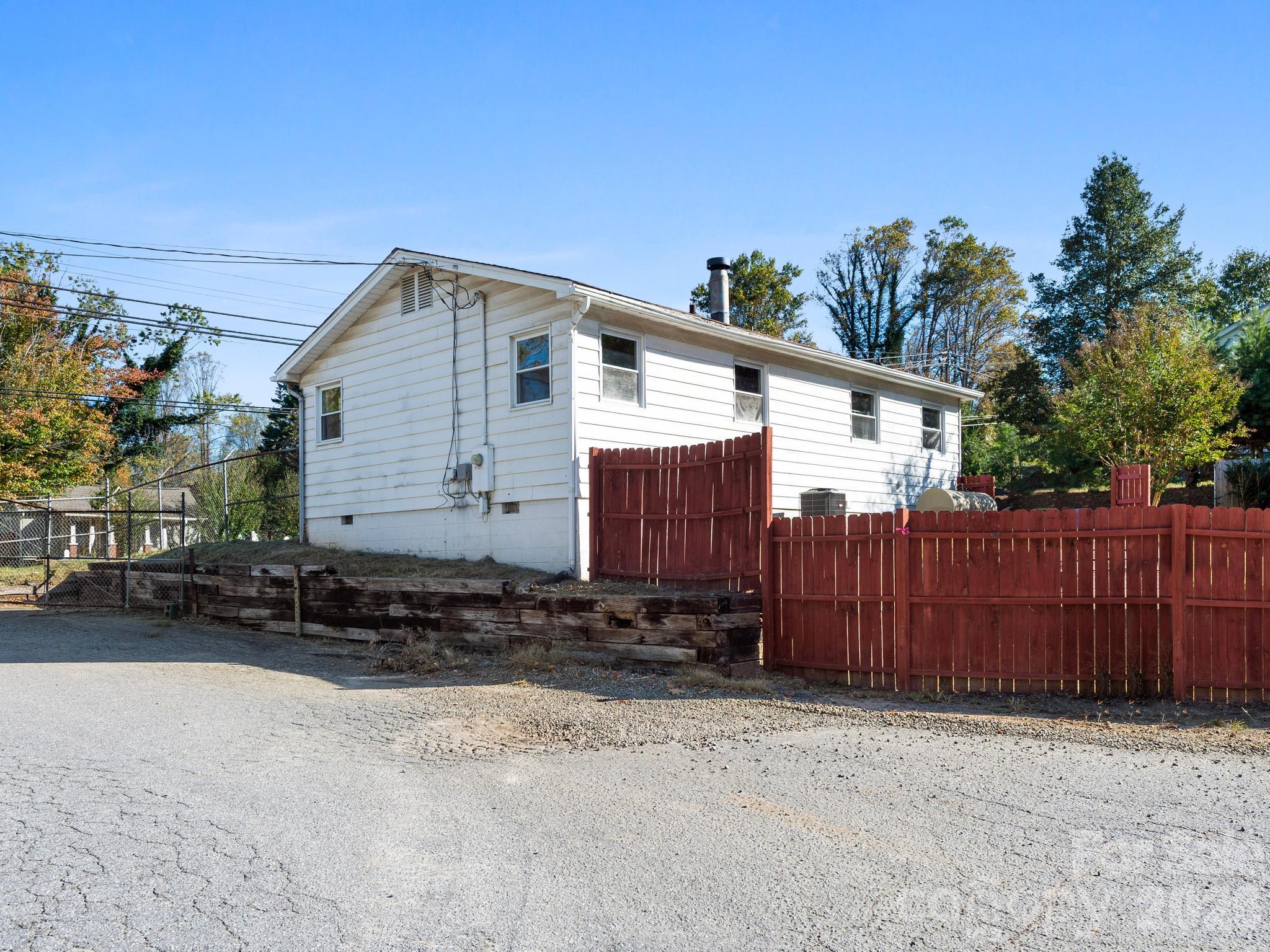 Single Family Residence at 62 Deaverview Road, Asheville, photo 29 of 29