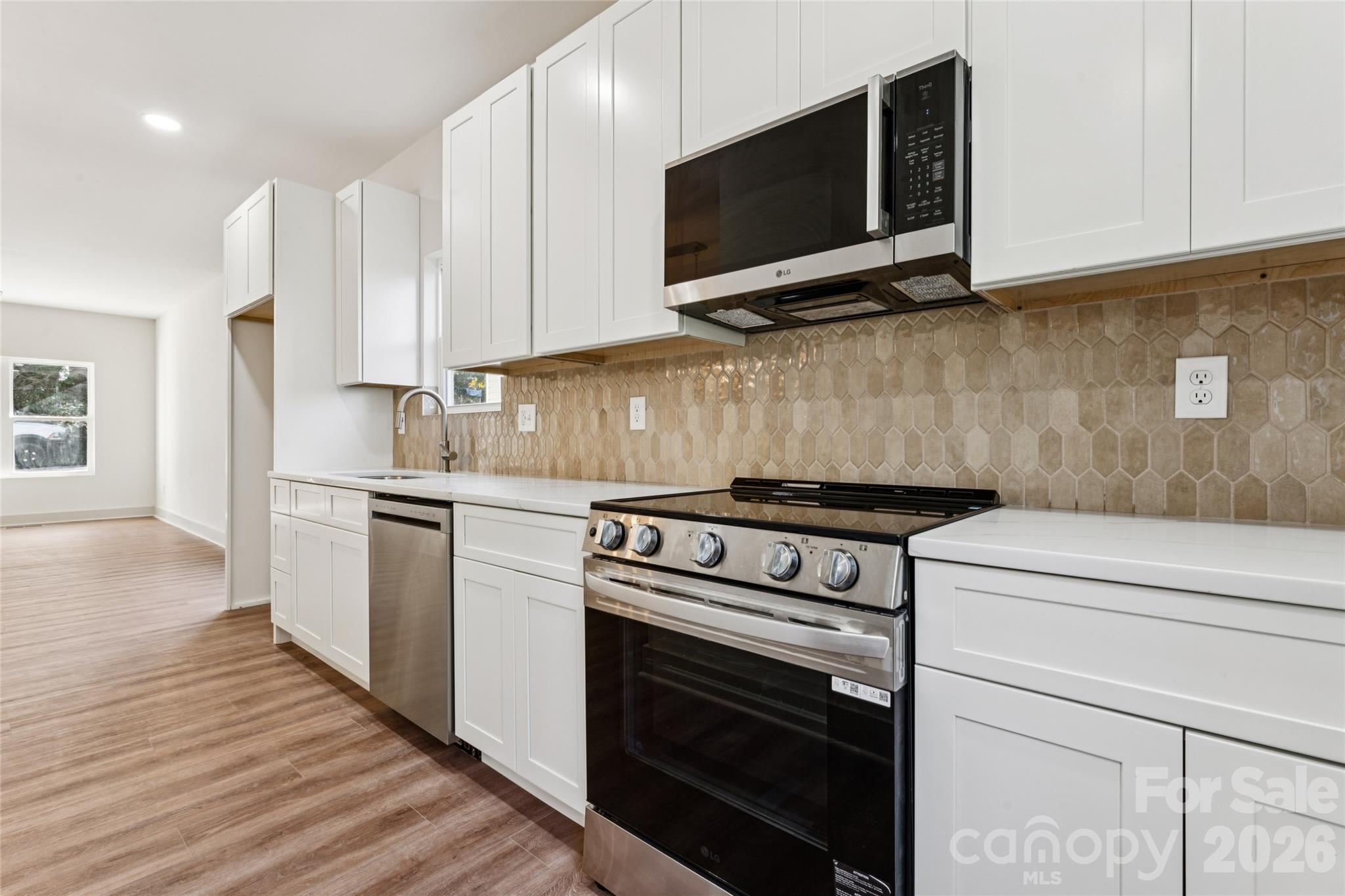 Single Family Residence at 45 Robbins Circle, Lexington, photo 6 of 13