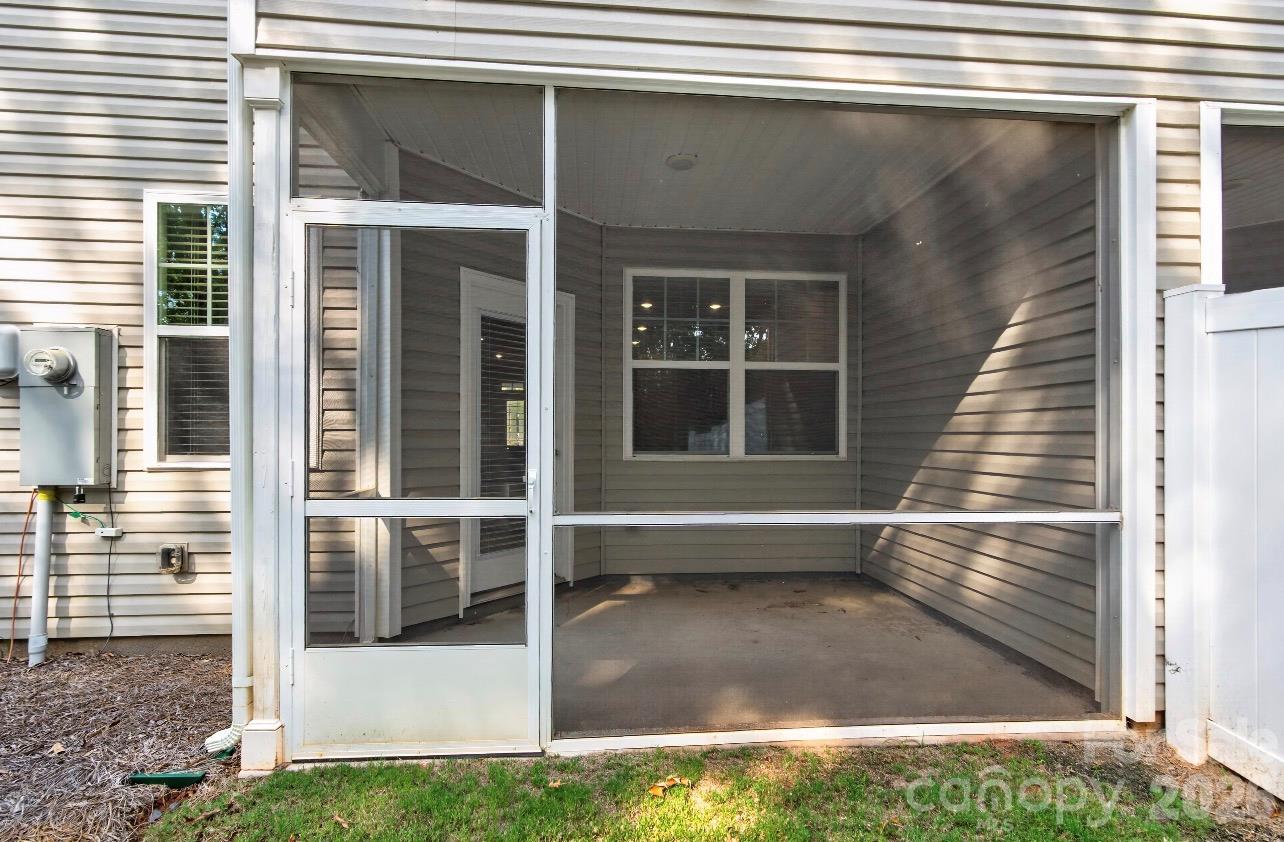Townhouse at 13017 Cottage Crest Lane, Charlotte, photo 29 of 30
