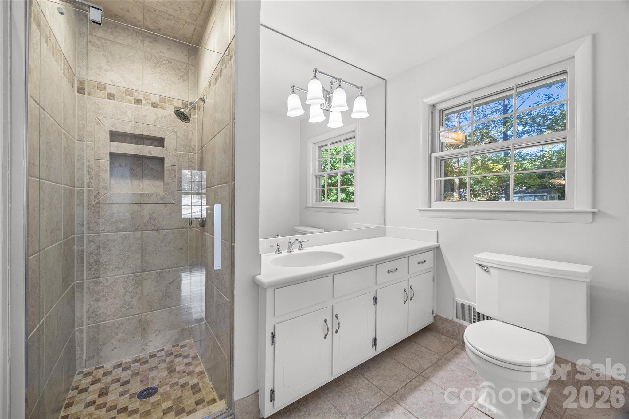 Primary en-suite bathroom - 635 Glendale Drive, Rock Hill