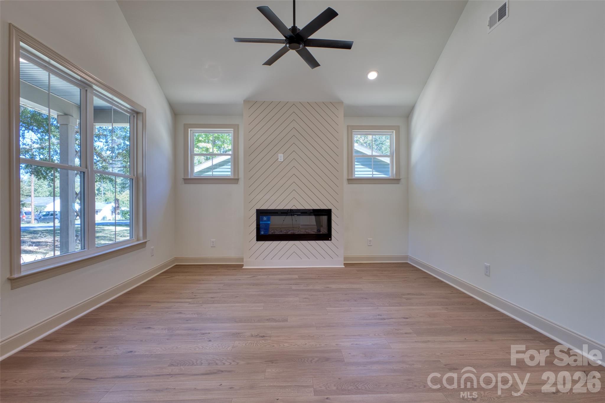 Single Family Residence at 162 Shurley Street, Rock Hill, photo 8 of 39