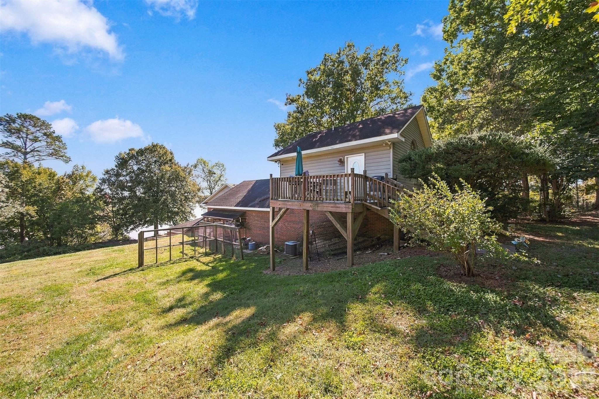 Single Family Residence at 14 Sand Bar Drive, Taylorsville, photo 8 of 32
