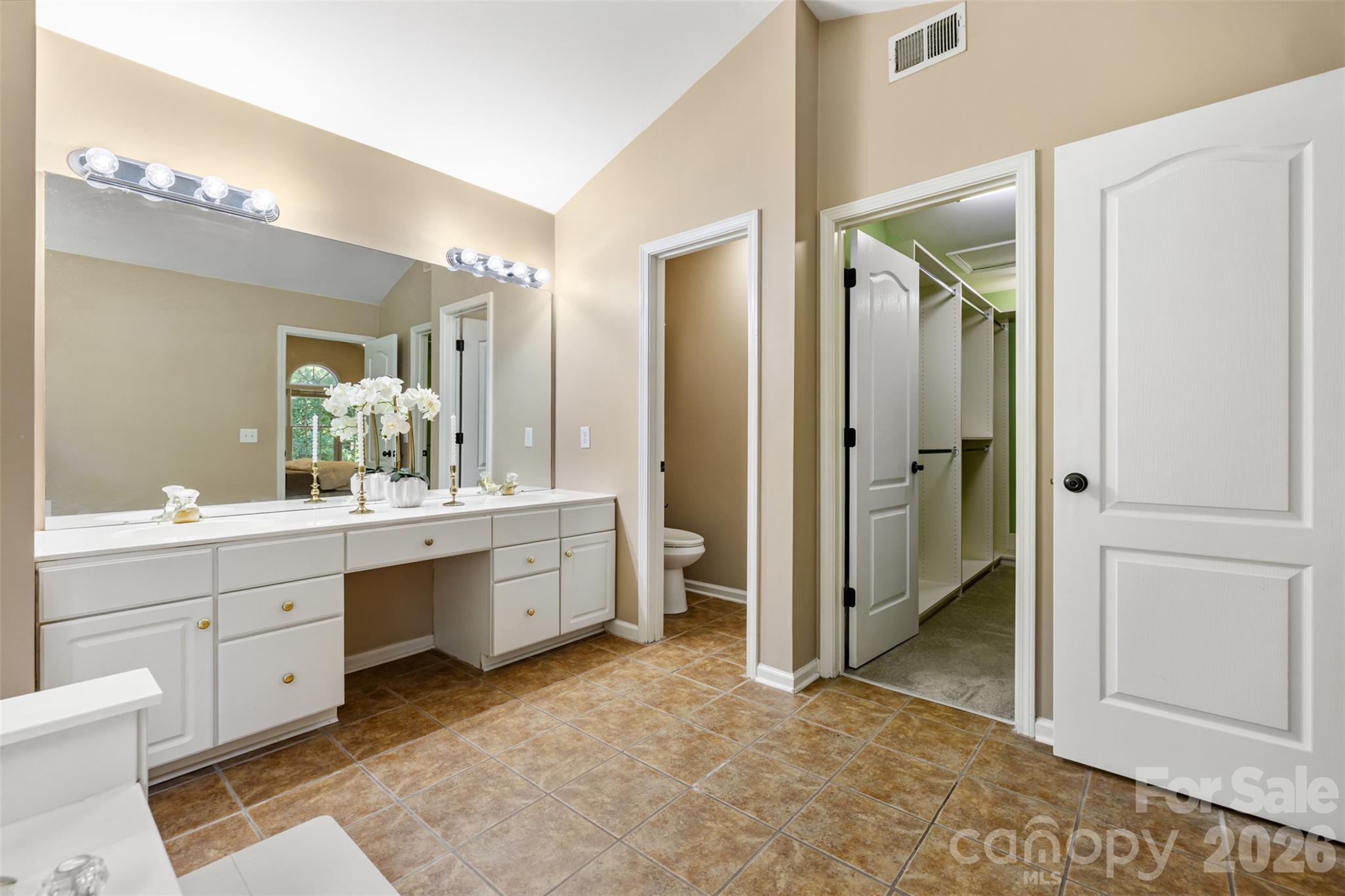 Single Family Residence at 5705 Kinglet Lane, Charlotte, photo 32 of 47