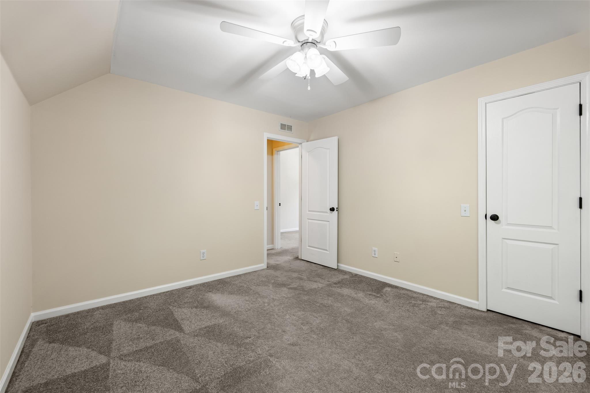 Single Family Residence at 5705 Kinglet Lane, Charlotte, photo 37 of 47