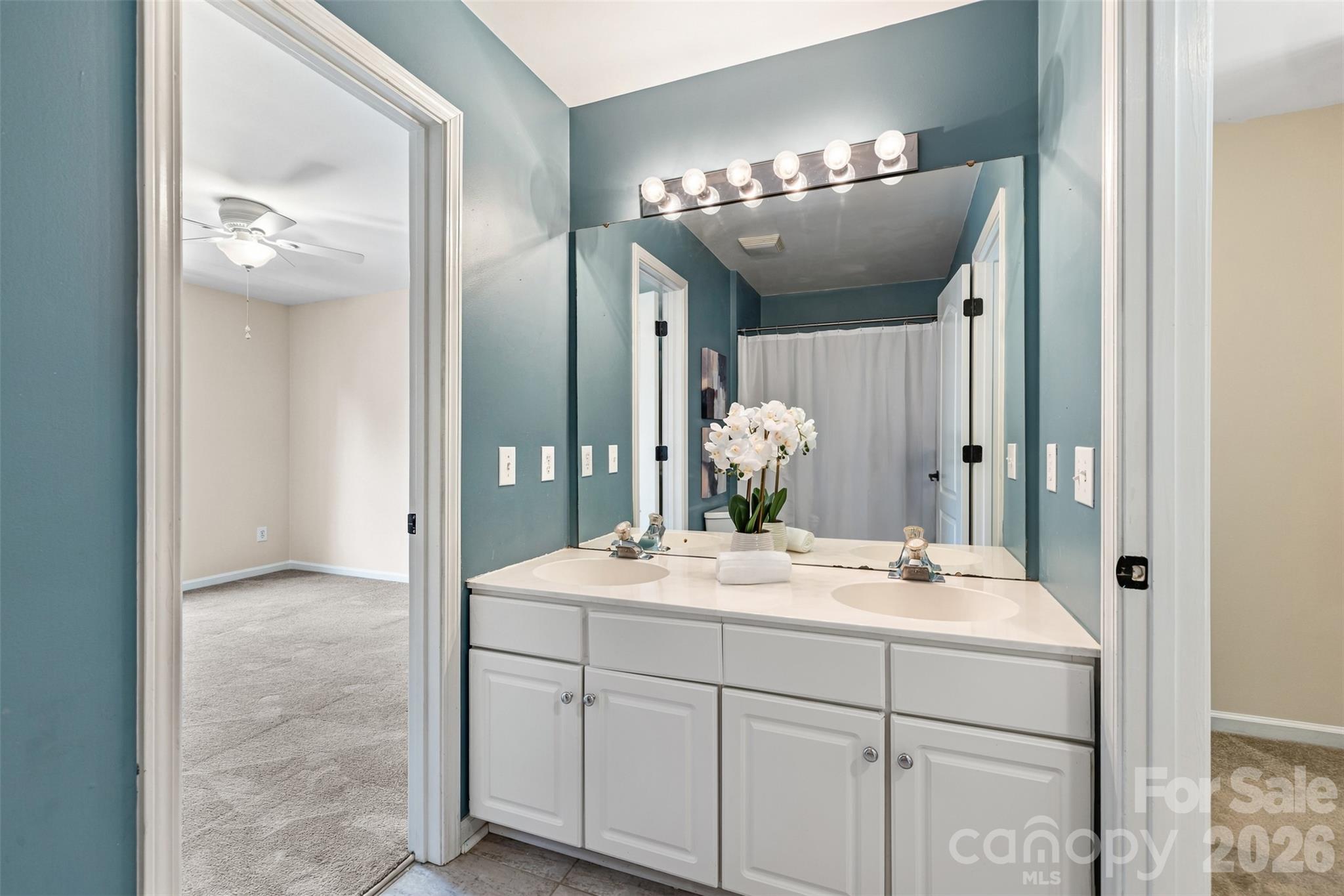 Single Family Residence at 5705 Kinglet Lane, Charlotte, photo 40 of 47