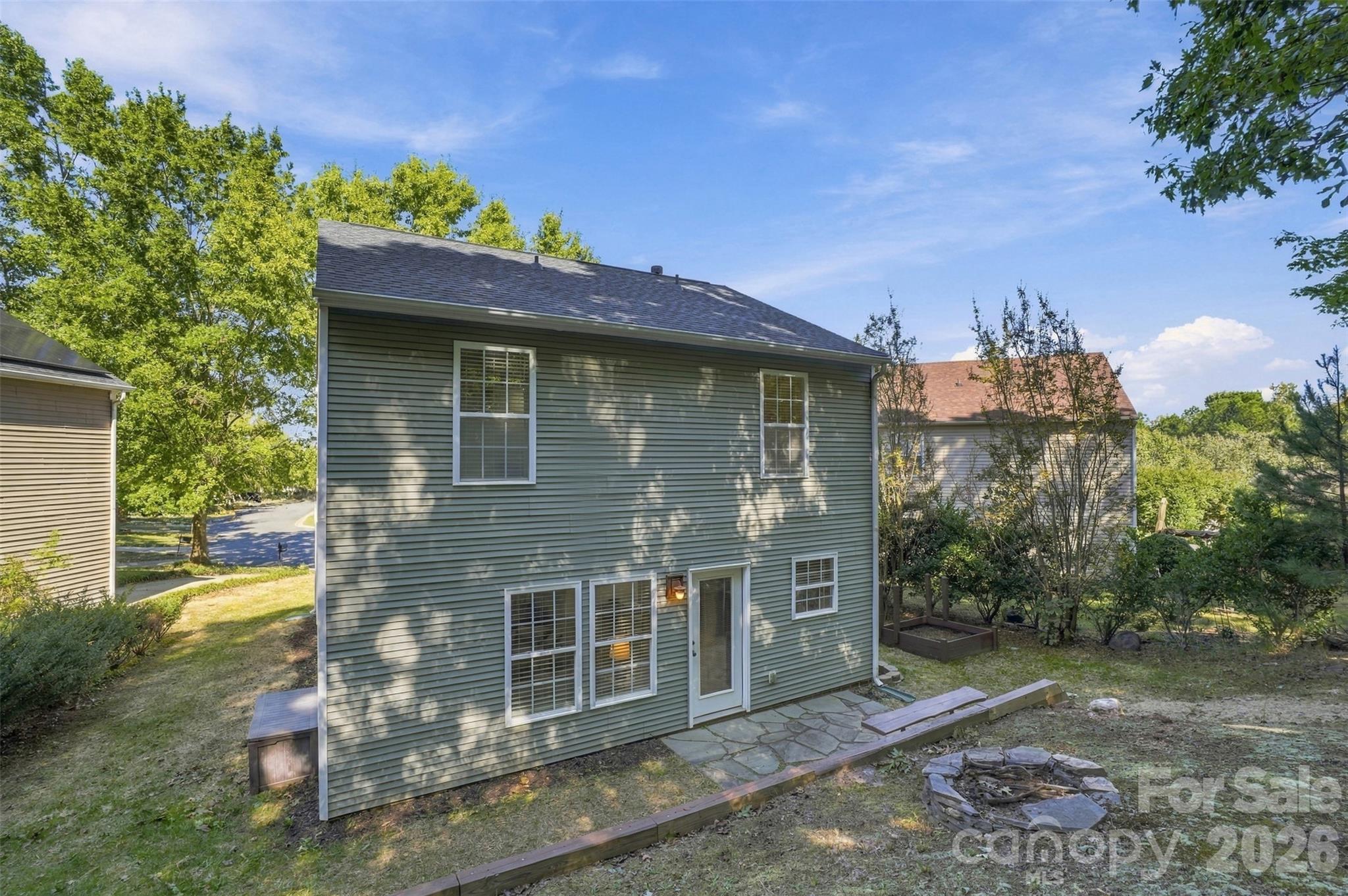 Outdoor storage chest.  Firepit area. - 1901 Beckwith Lane, Waxhaw