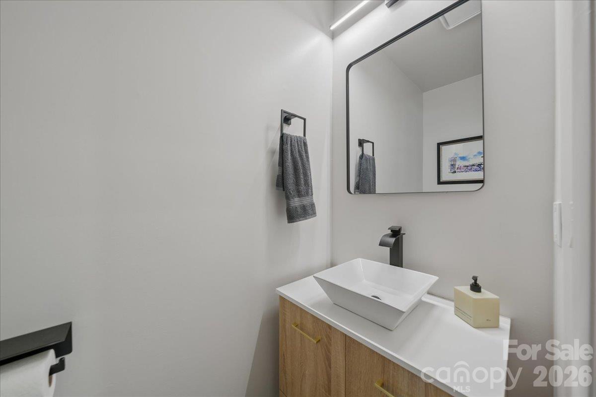 Townhouse at 1205 Scaleybark Road, Charlotte, photo 9 of 34
