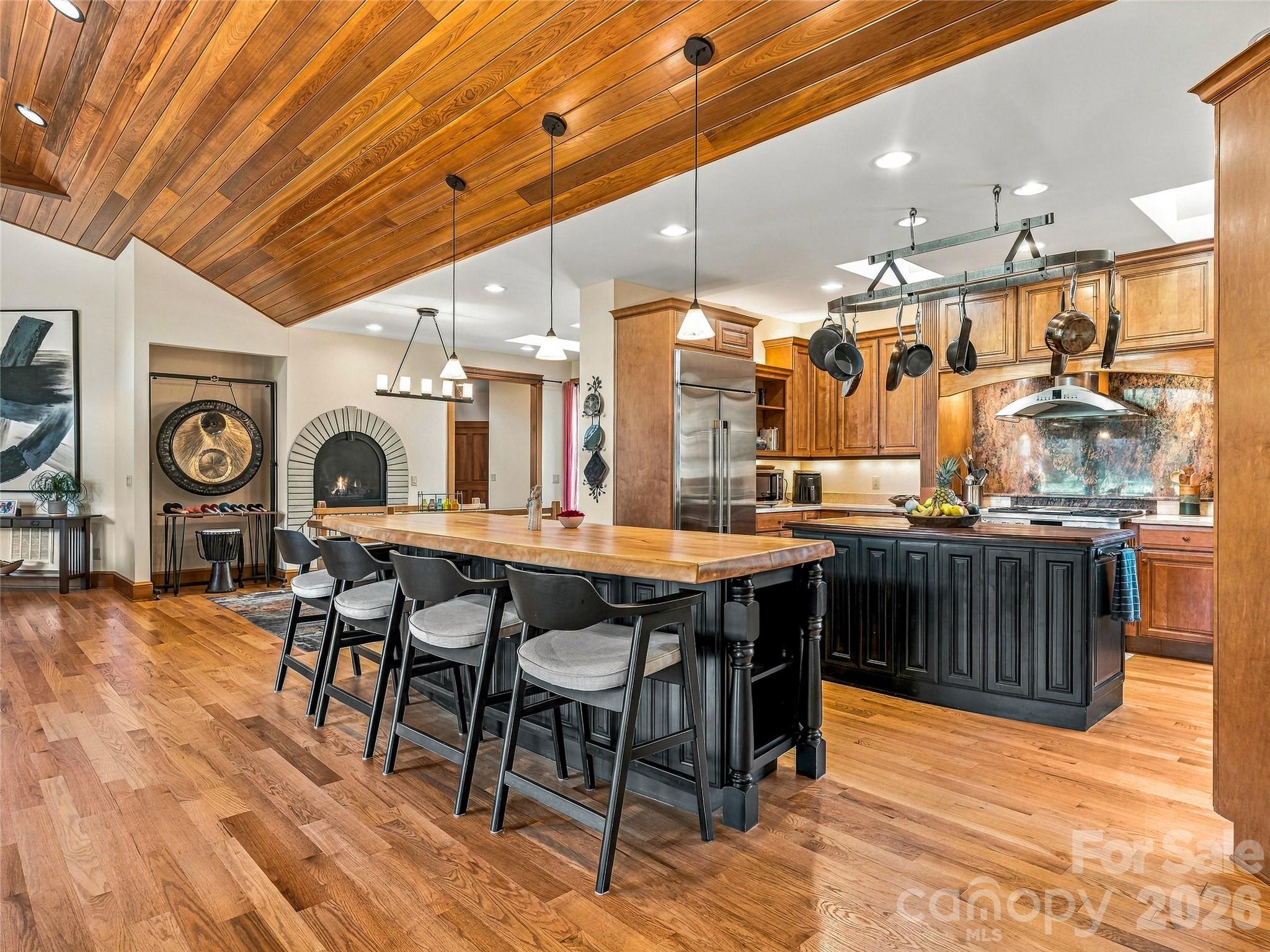 Single Family Residence at 422 Heart Stone Way, Burnsville, photo 12 of 48