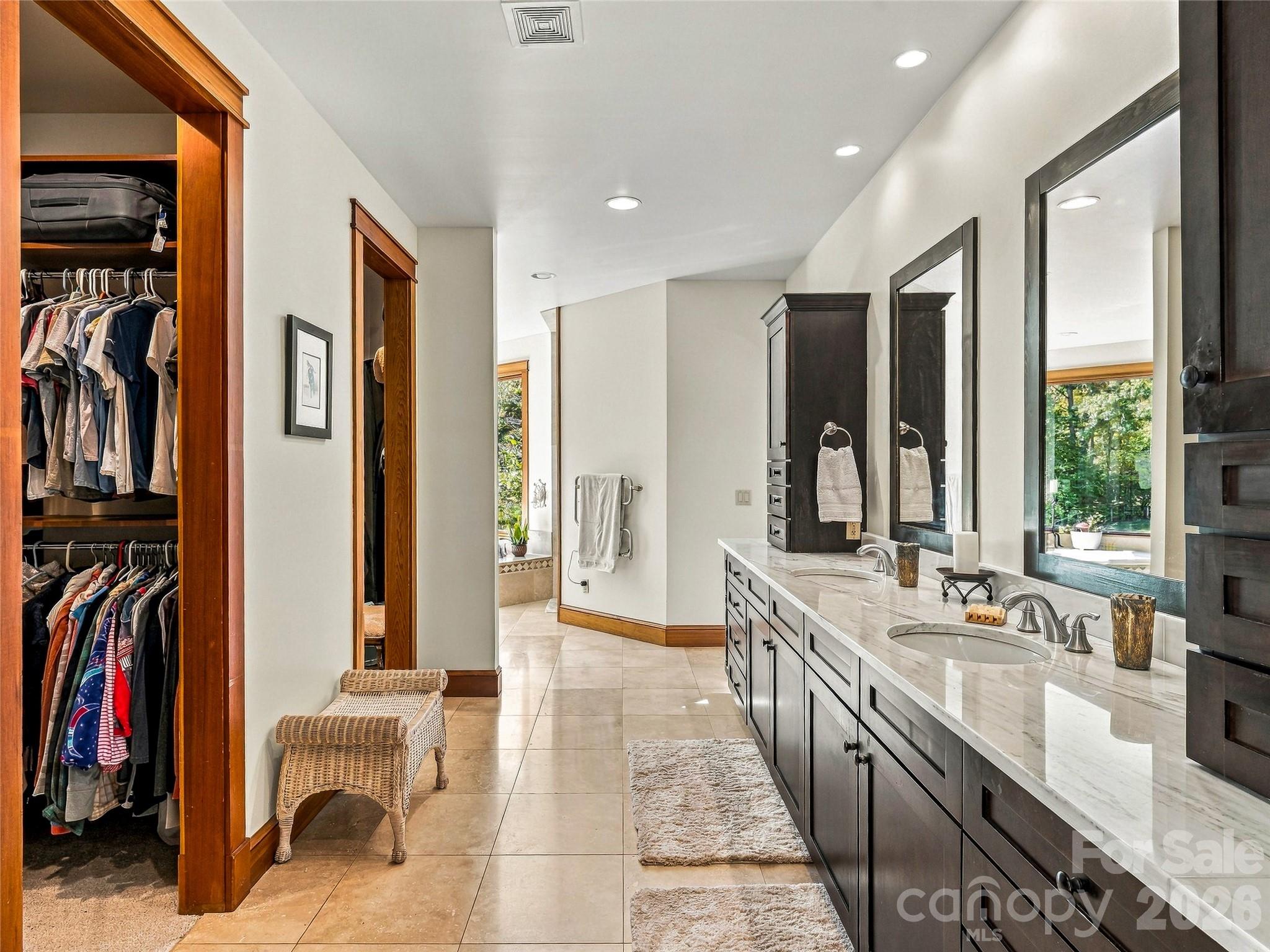 Single Family Residence at 422 Heart Stone Way, Burnsville, photo 18 of 48