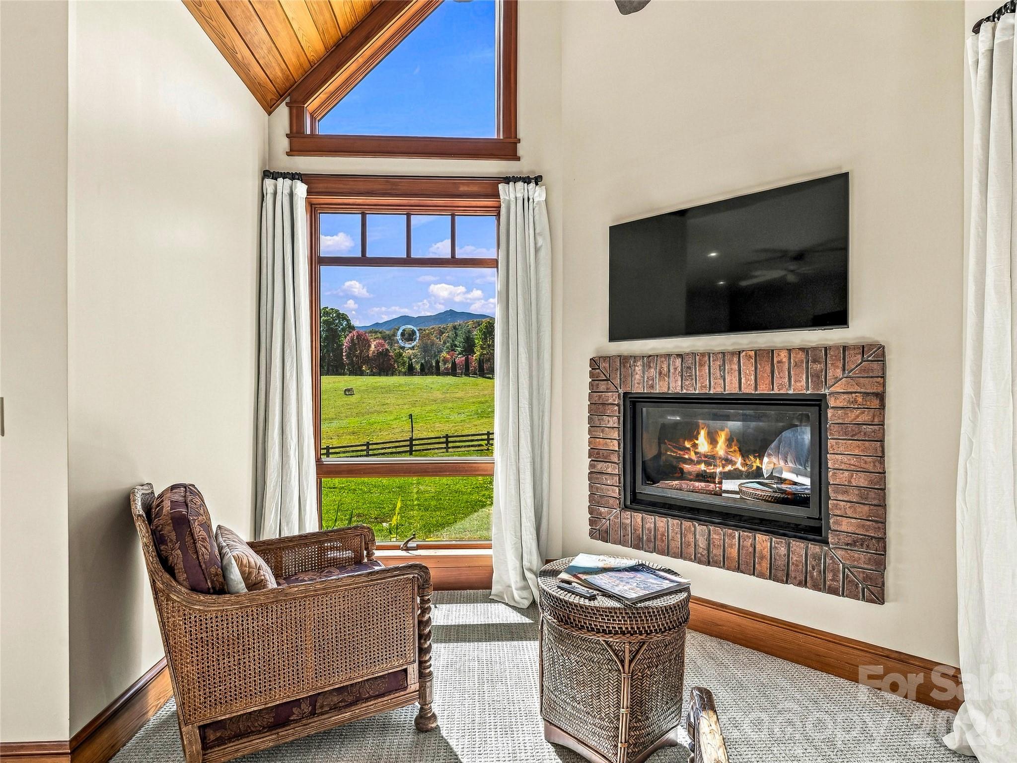 Single Family Residence at 422 Heart Stone Way, Burnsville, photo 31 of 48