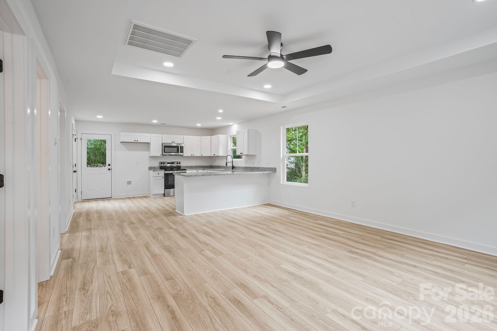 Single Family Residence at 209 Casedy Drive, Winston Salem, photo 5 of 48