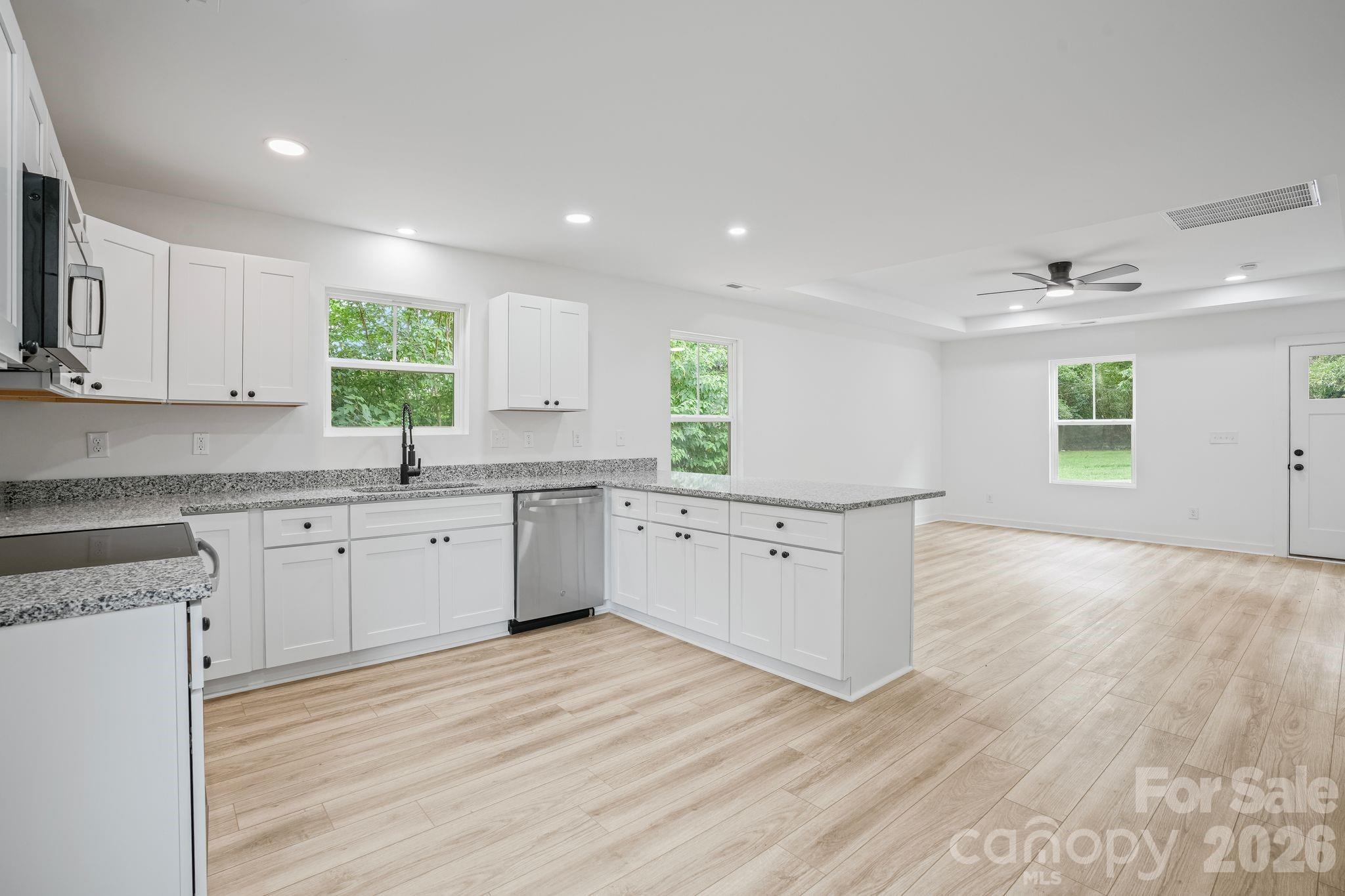Single Family Residence at 209 Casedy Drive, Winston Salem, photo 12 of 48