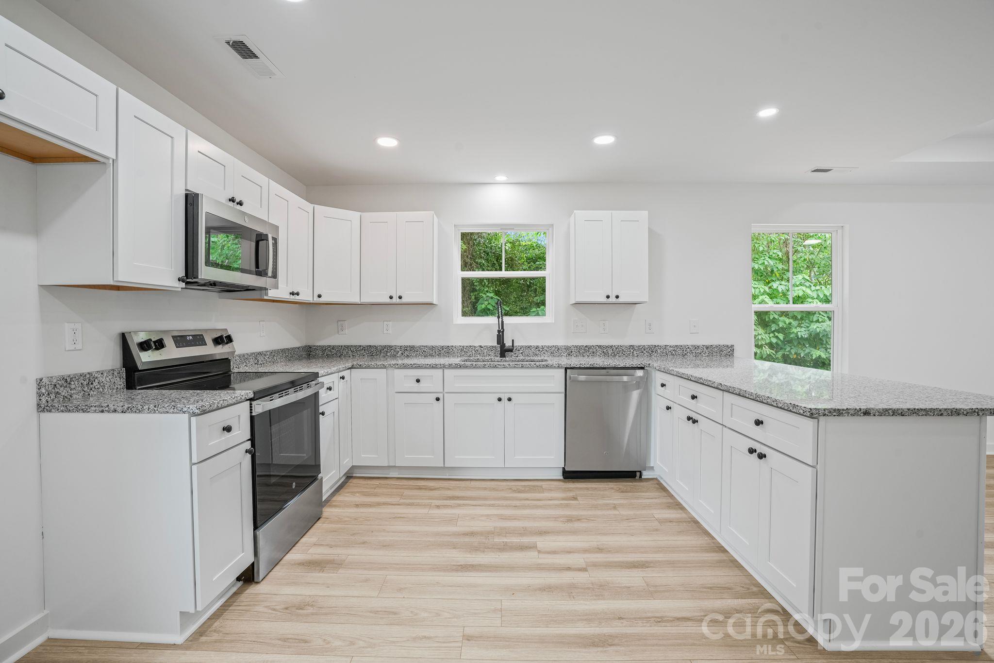 Single Family Residence at 215 Casedy Drive, Winston Salem, photo 41 of 48