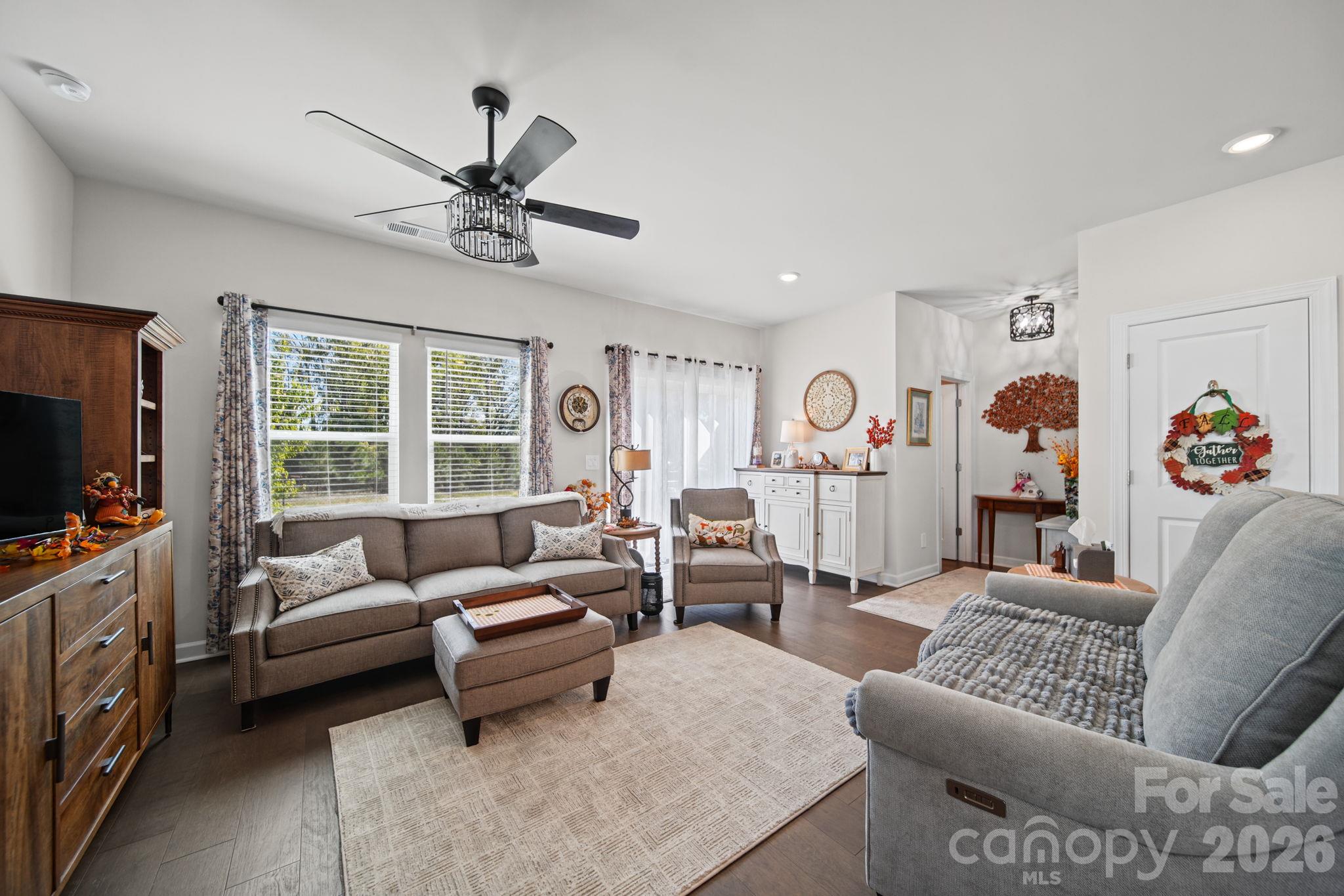 Livingroom - 1712 Braemar Village Drive, Monroe