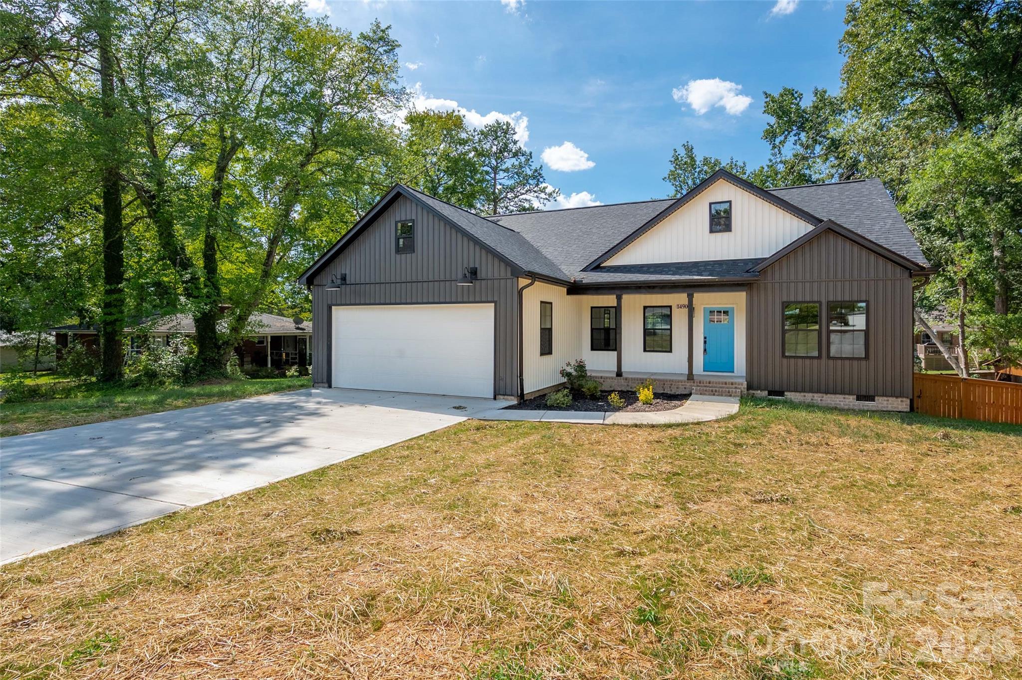 Single Family Residence at 1490 Oakwood Avenue, Kannapolis, photo 2 of 47