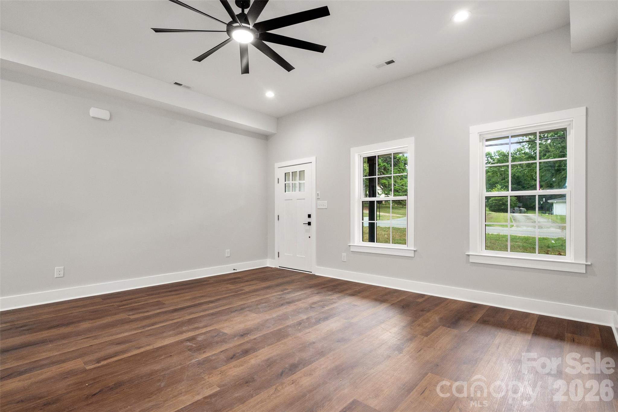 Single Family Residence at 1490 Oakwood Avenue, Kannapolis, photo 7 of 47