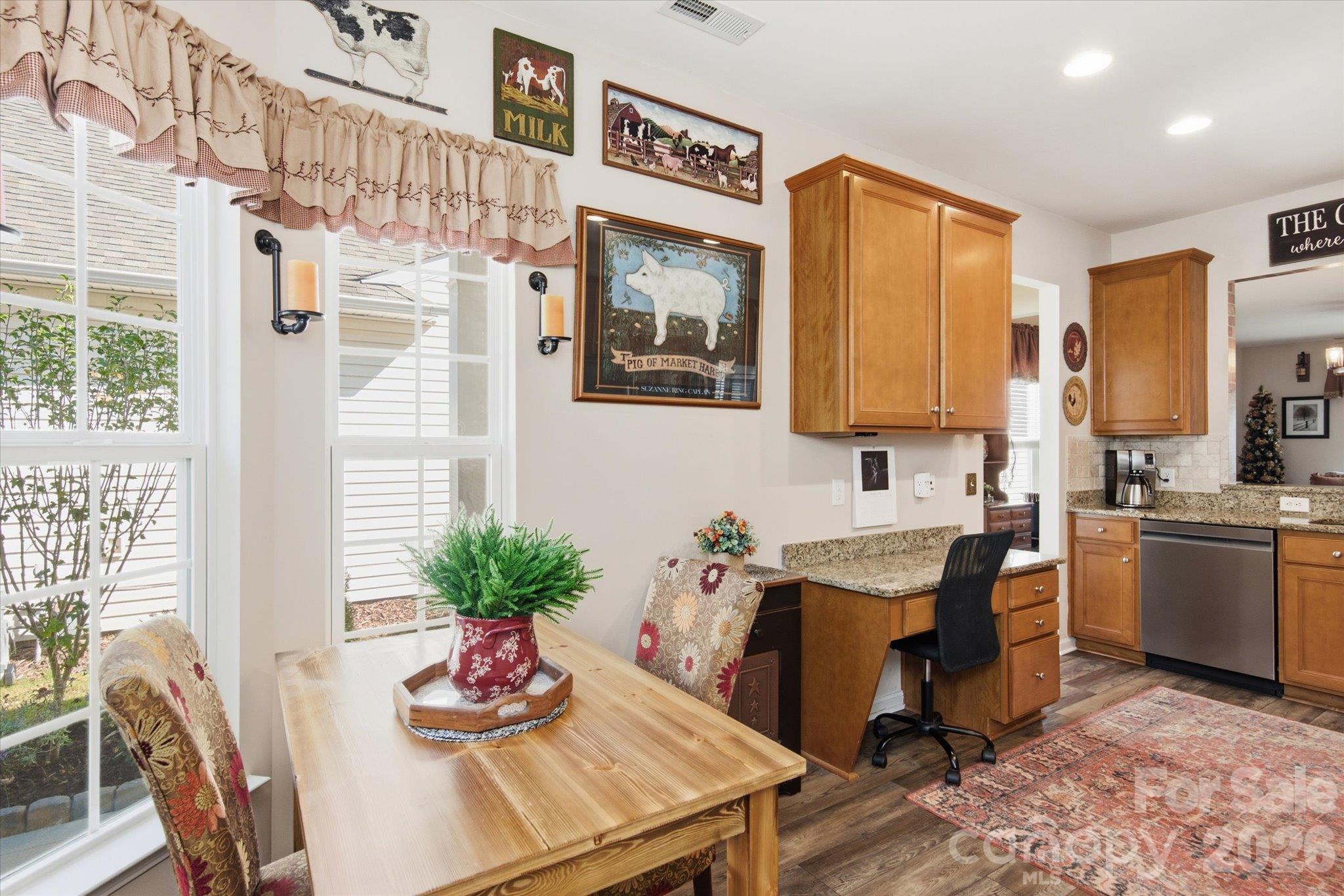 Convenient built in desk with storage! - 23121 Whimbrel Circle, Indian Land