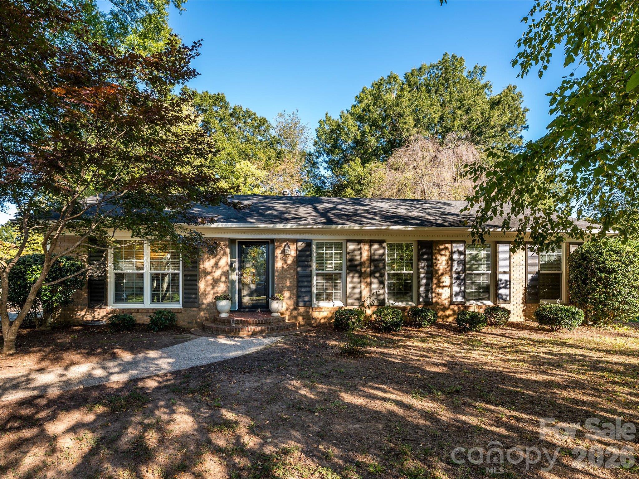 3833 Sulkirk Road