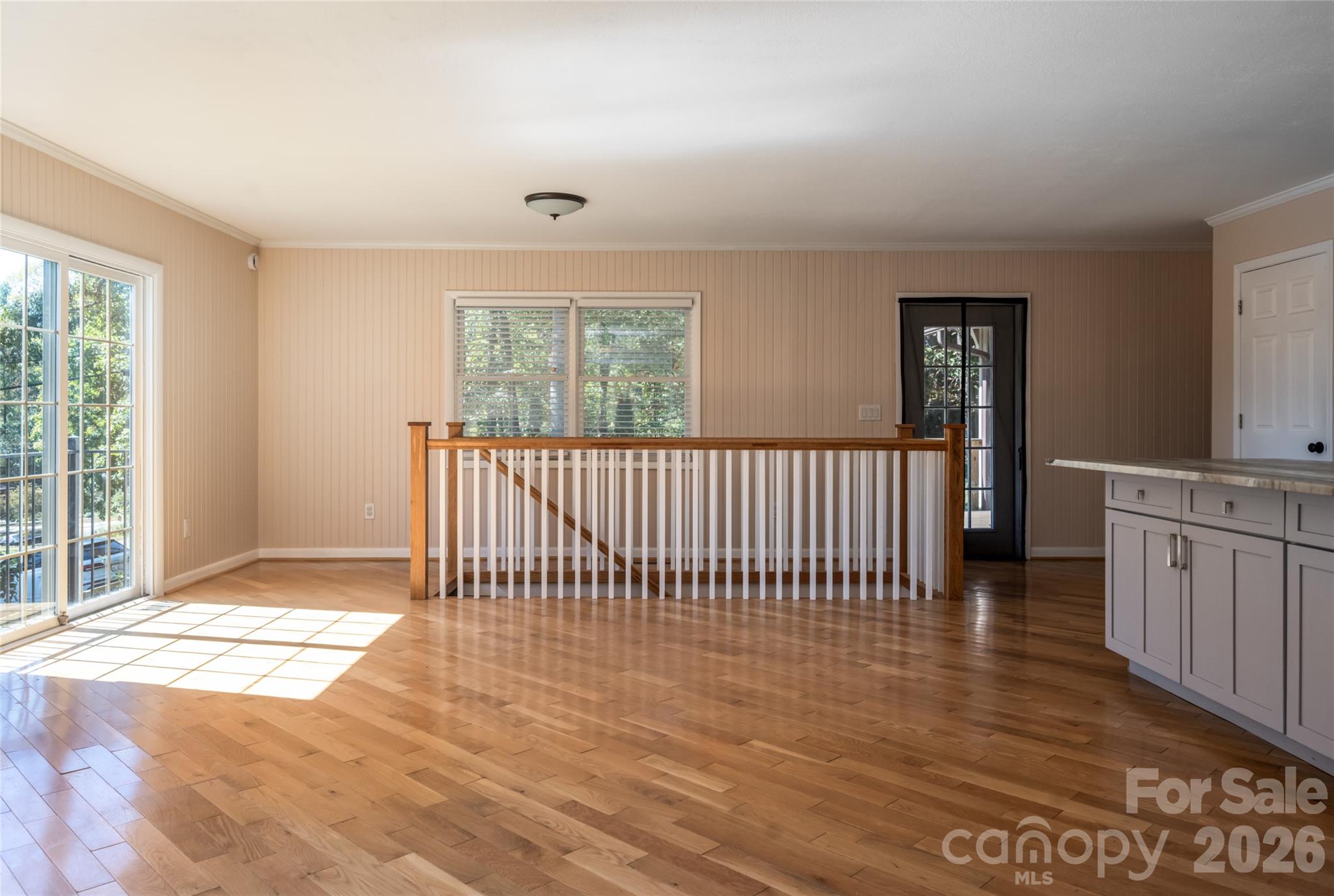 Single Family Residence at 207 Beechwood Lakes Drive, Hendersonville, photo 6 of 47