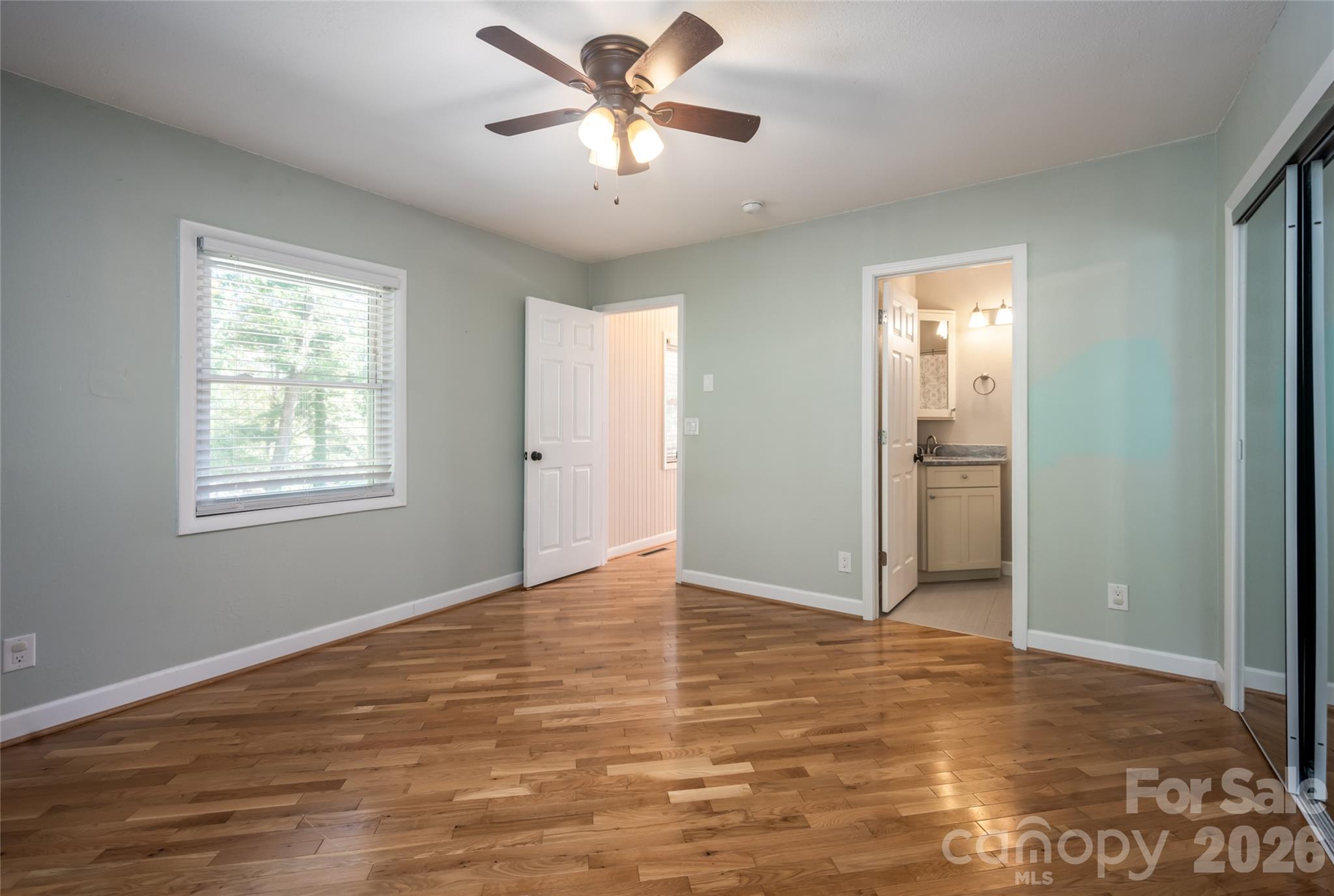 Single Family Residence at 207 Beechwood Lakes Drive, Hendersonville, photo 21 of 47
