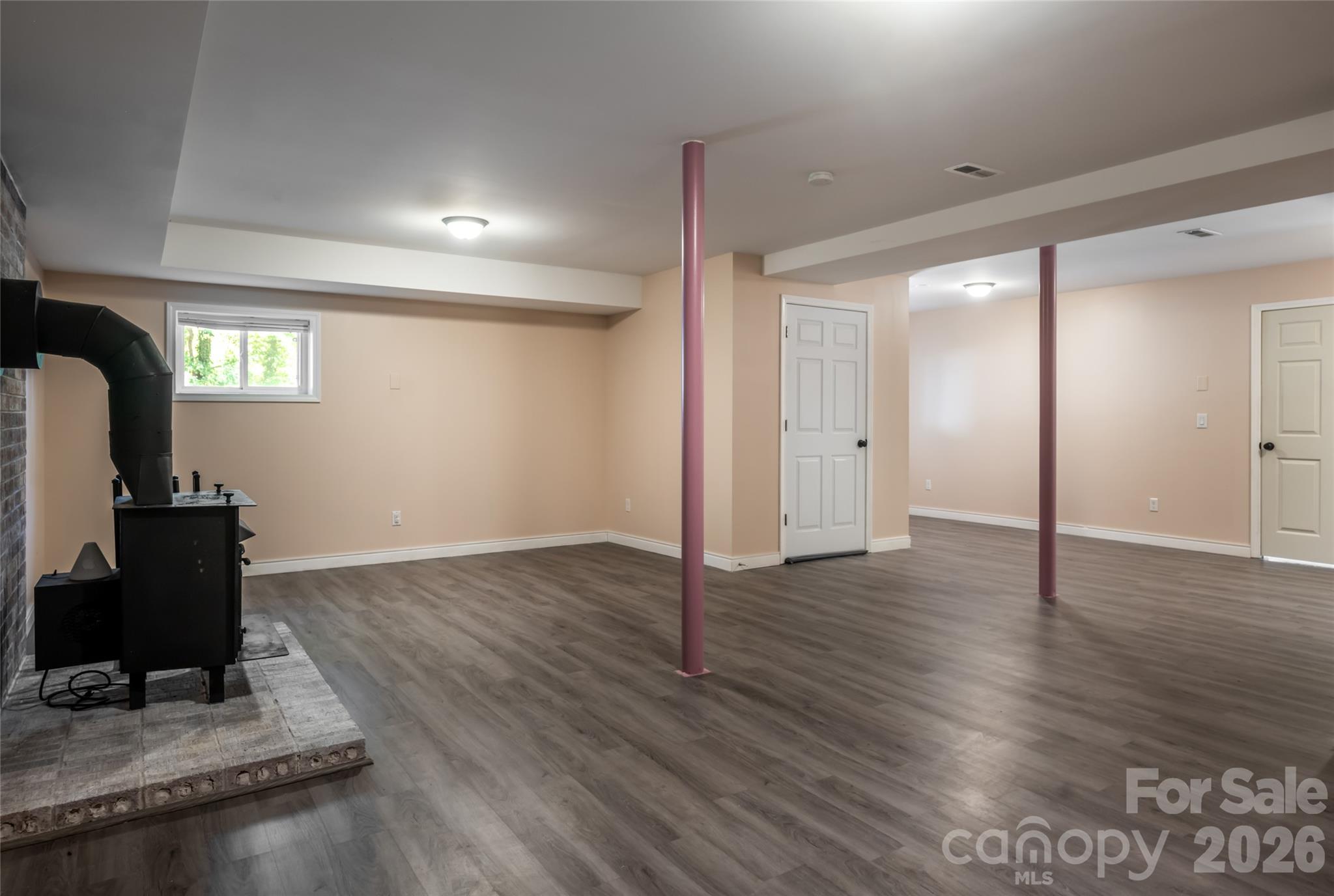 Single Family Residence at 207 Beechwood Lakes Drive, Hendersonville, photo 27 of 47