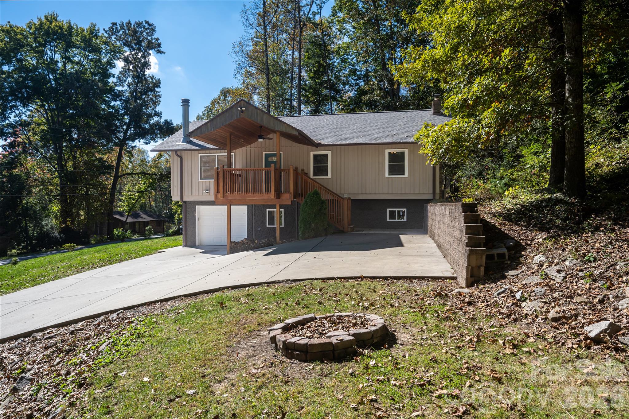 Single Family Residence at 207 Beechwood Lakes Drive, Hendersonville, photo 32 of 47
