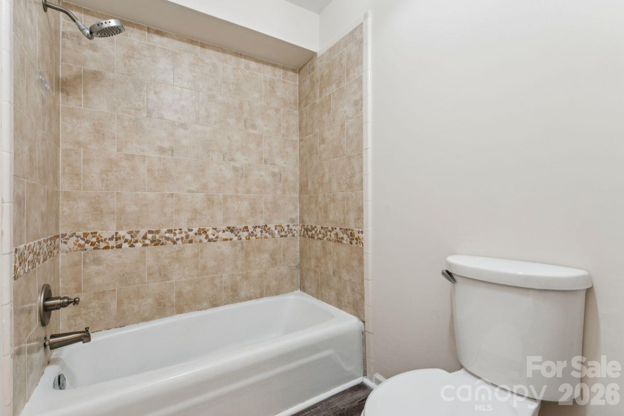Primary bathroom - 3106 Point Clear Drive, Tega Cay