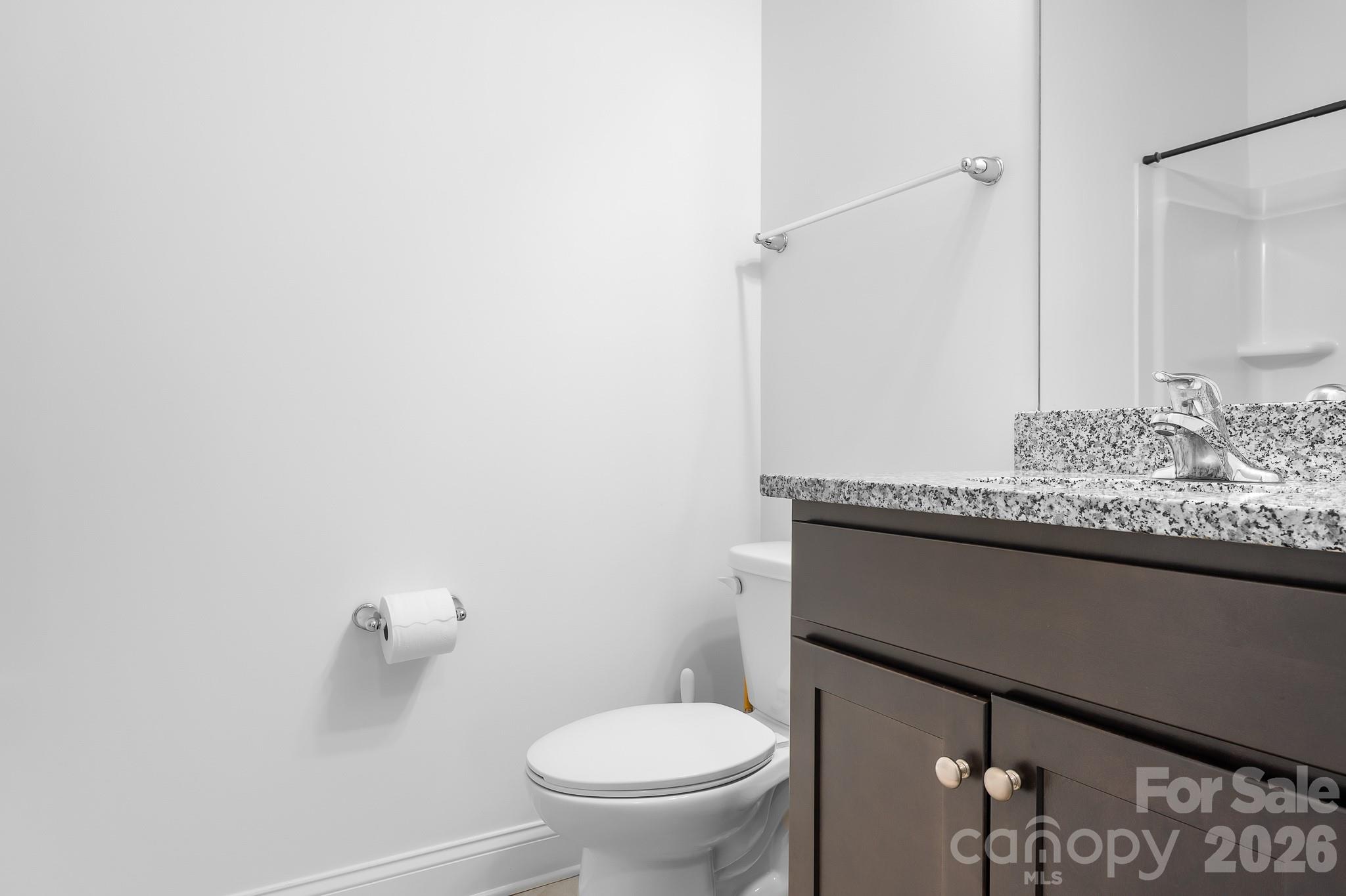 Hall Guest Full Bath Upstairs. - 3967 Lake Breeze Drive, Sherrills Ford