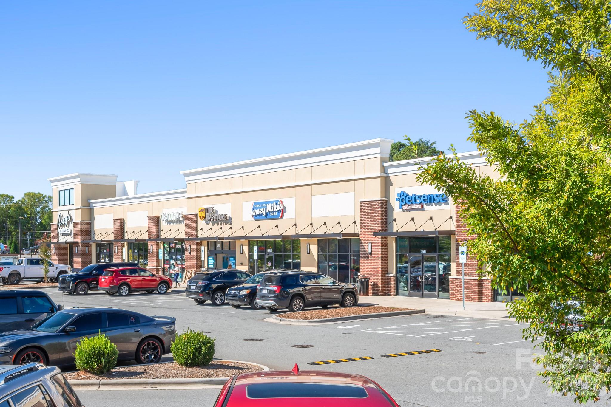 Don't feel like driving, no problem. You can walk or ride your bike to shopping, dining, ice cream, Publix, and so much more. - 3967 Lake Breeze Drive, Sherrills Ford