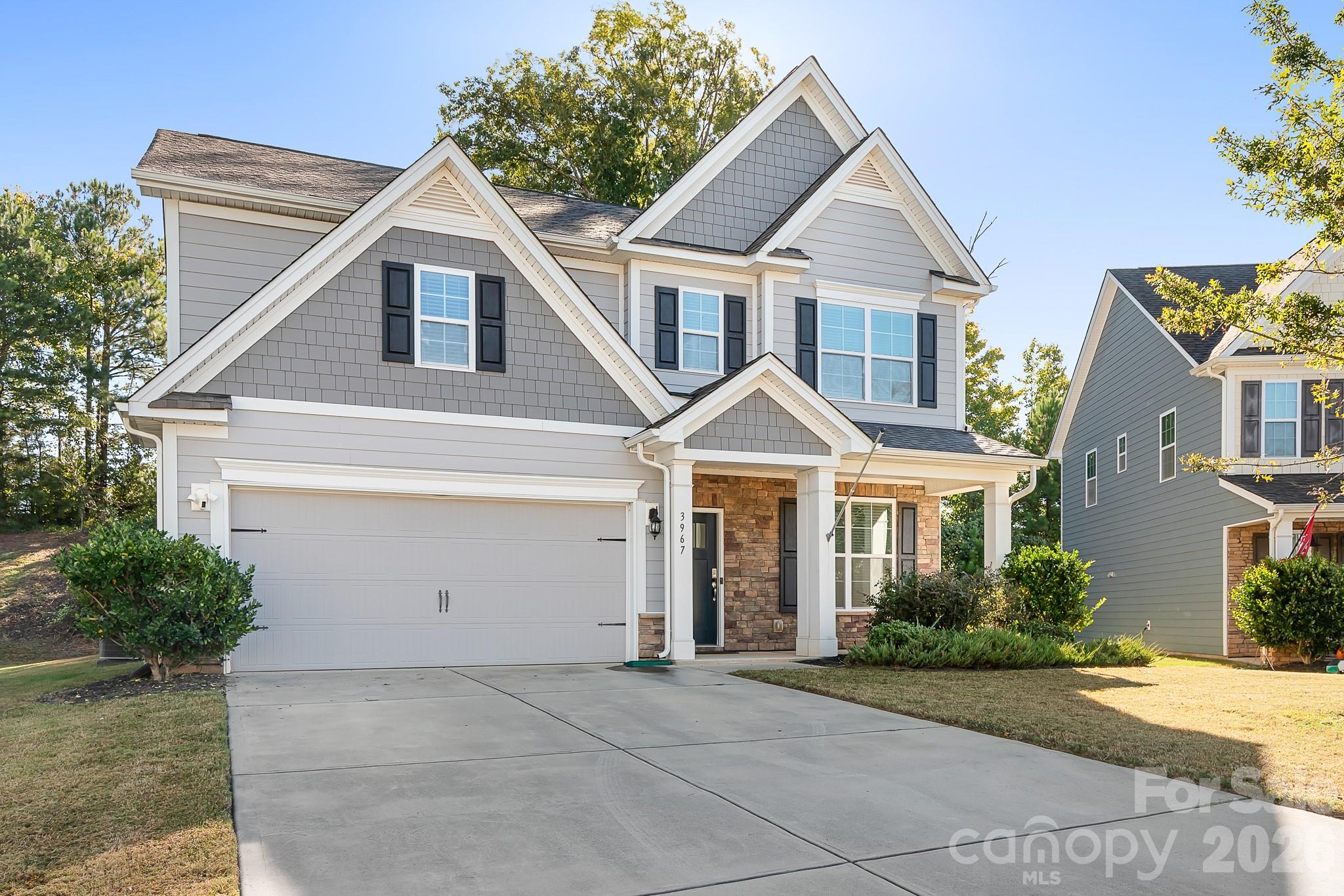Flat driveway, cul-de-sac lot, no rear neighbors. - 3967 Lake Breeze Drive, Sherrills Ford