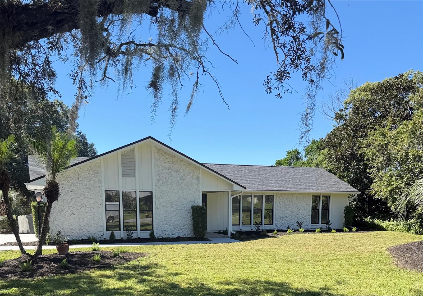 1074 CLUB HOUSE BLVD