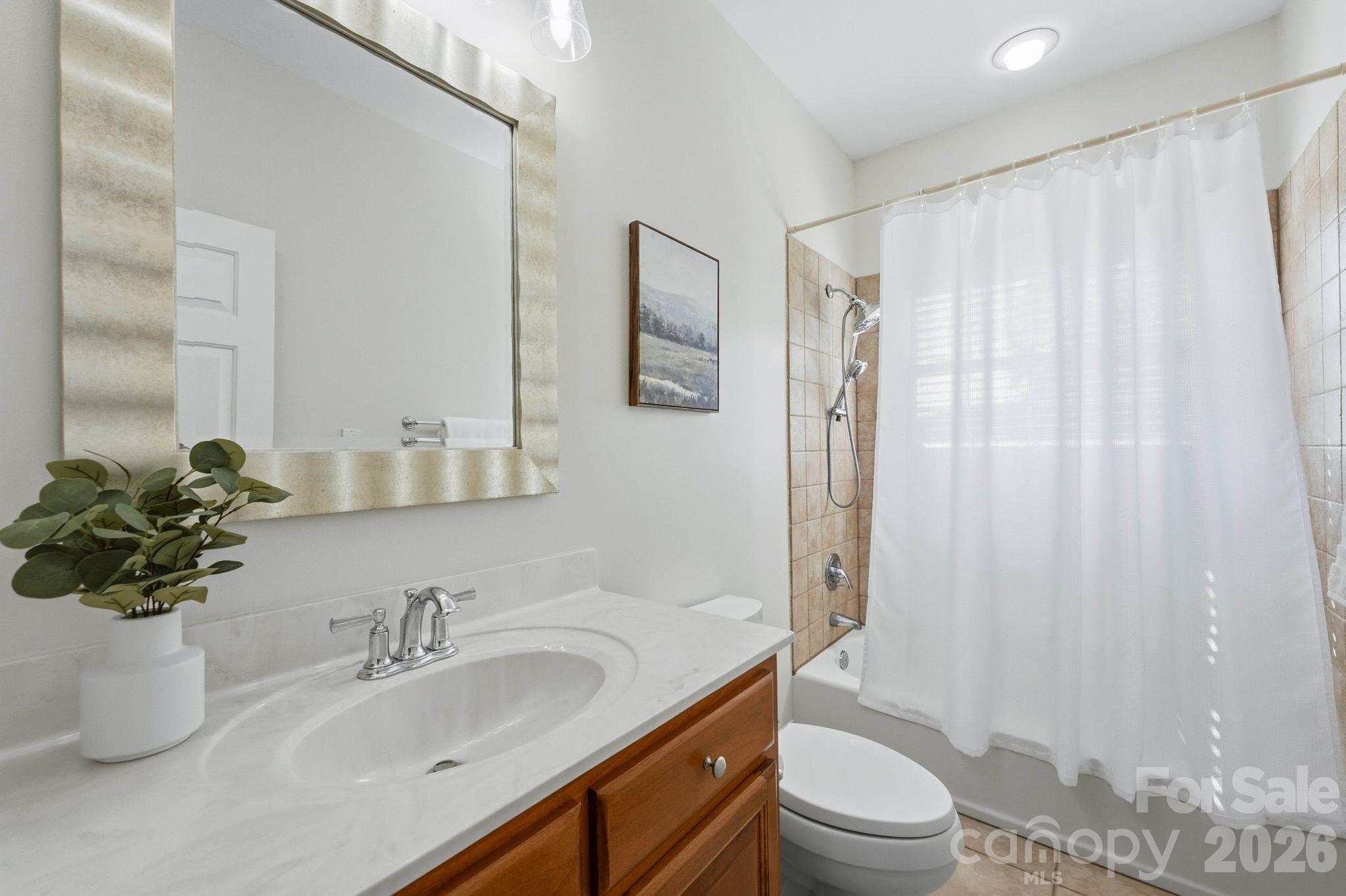 Full Bathroom - 803 Amanda Way, Albemarle