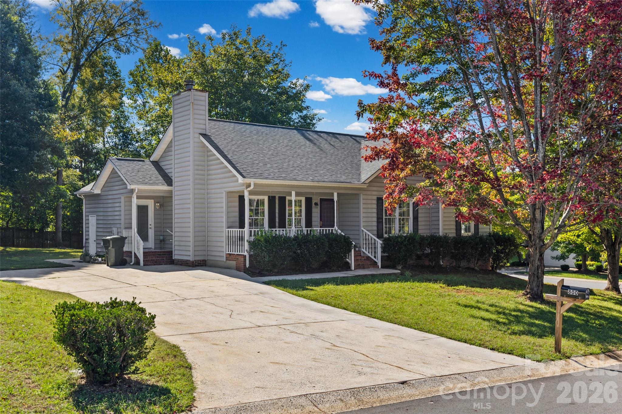 800 Thistledown Drive