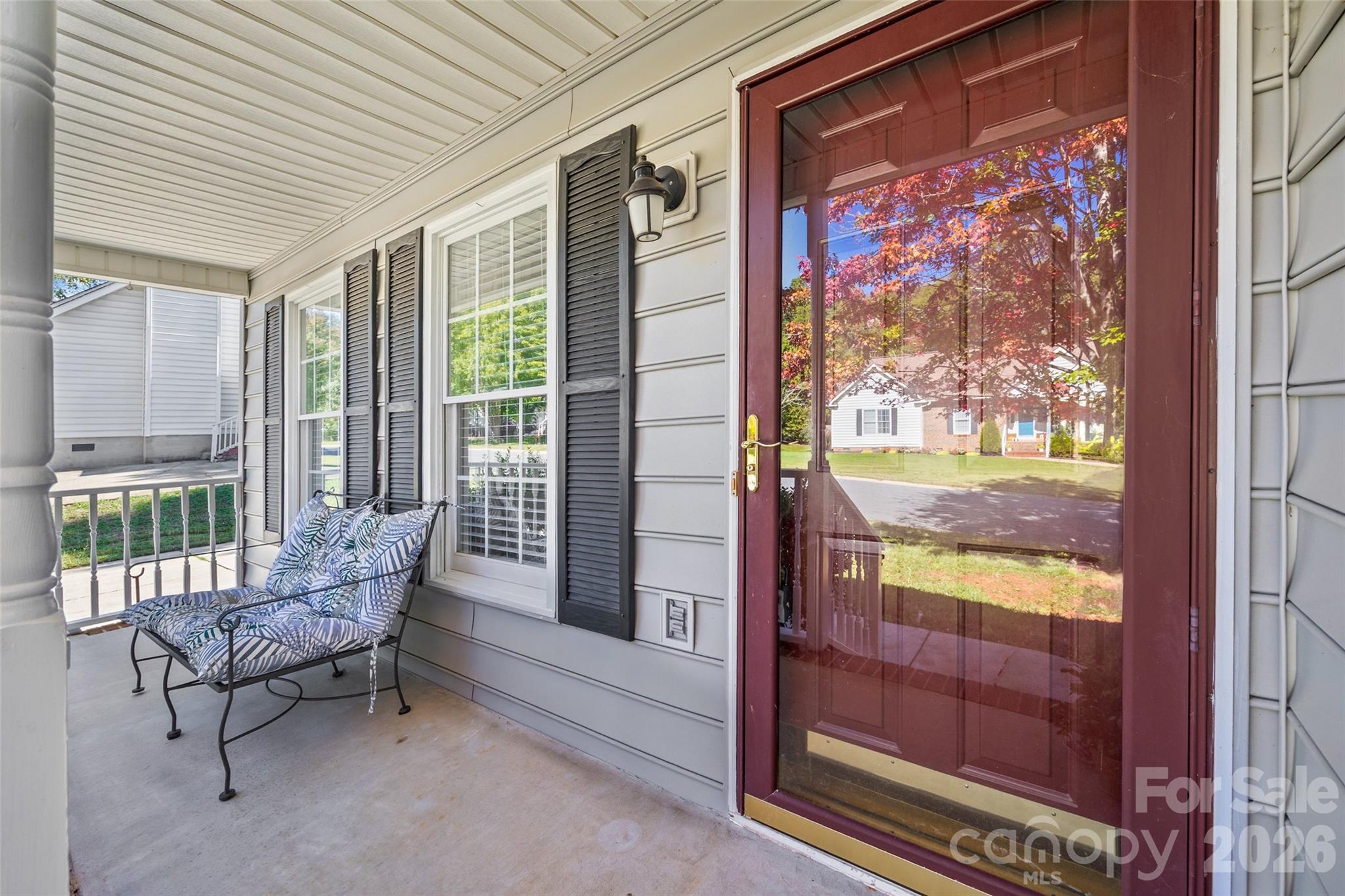 Single Family Residence at 800 Thistledown Drive, Rock Hill, photo 3 of 18