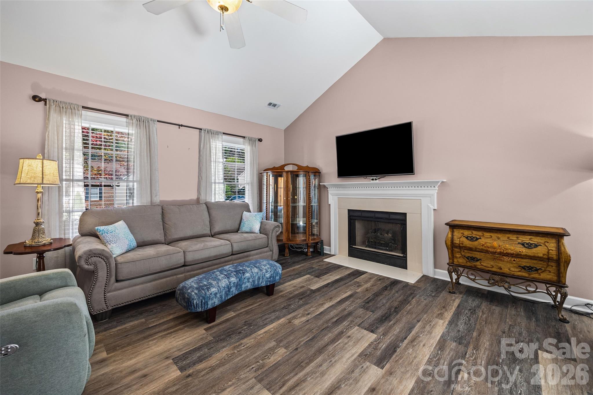 Single Family Residence at 800 Thistledown Drive, Rock Hill, photo 5 of 18