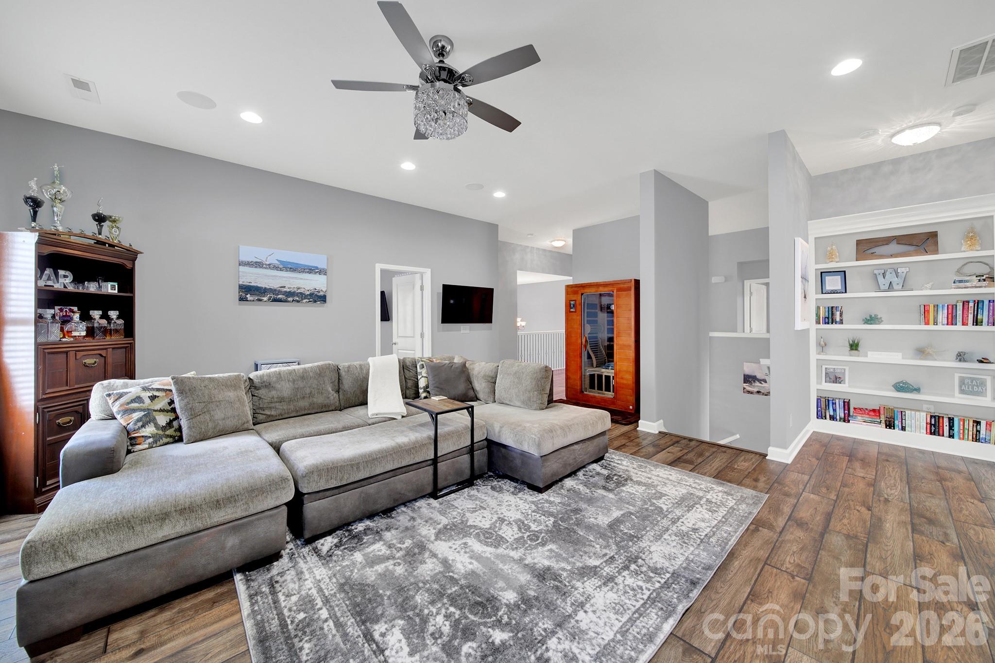Upstairs Bonus with Built-ins - 17219 W Marbella Lane, Fort Mill