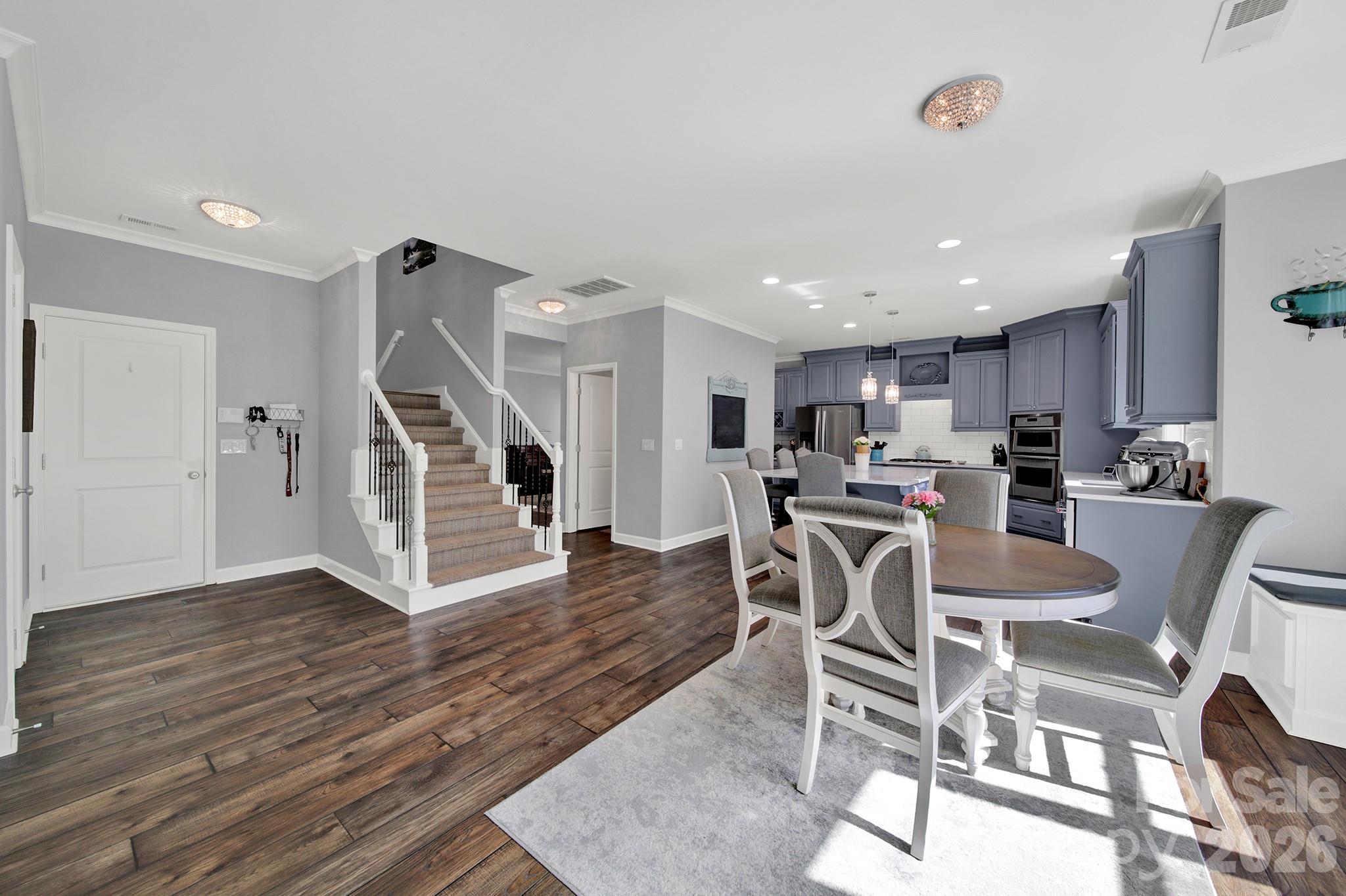Causal Dining with Built-in Bench at Bay Window - 17219 W Marbella Lane, Fort Mill