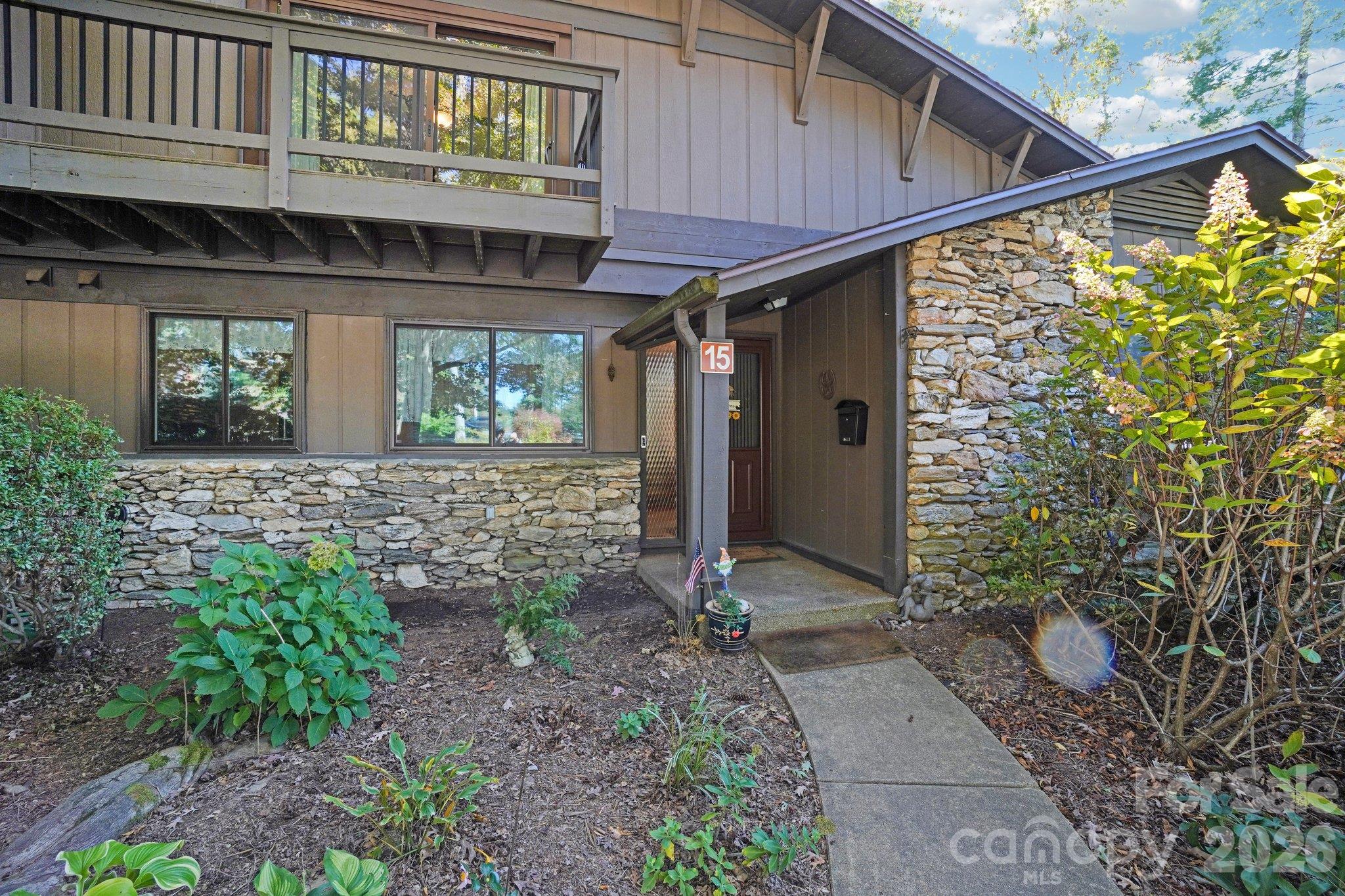 Condominium at 82 Laurelwood Circle W, Hendersonville, photo 2 of 38