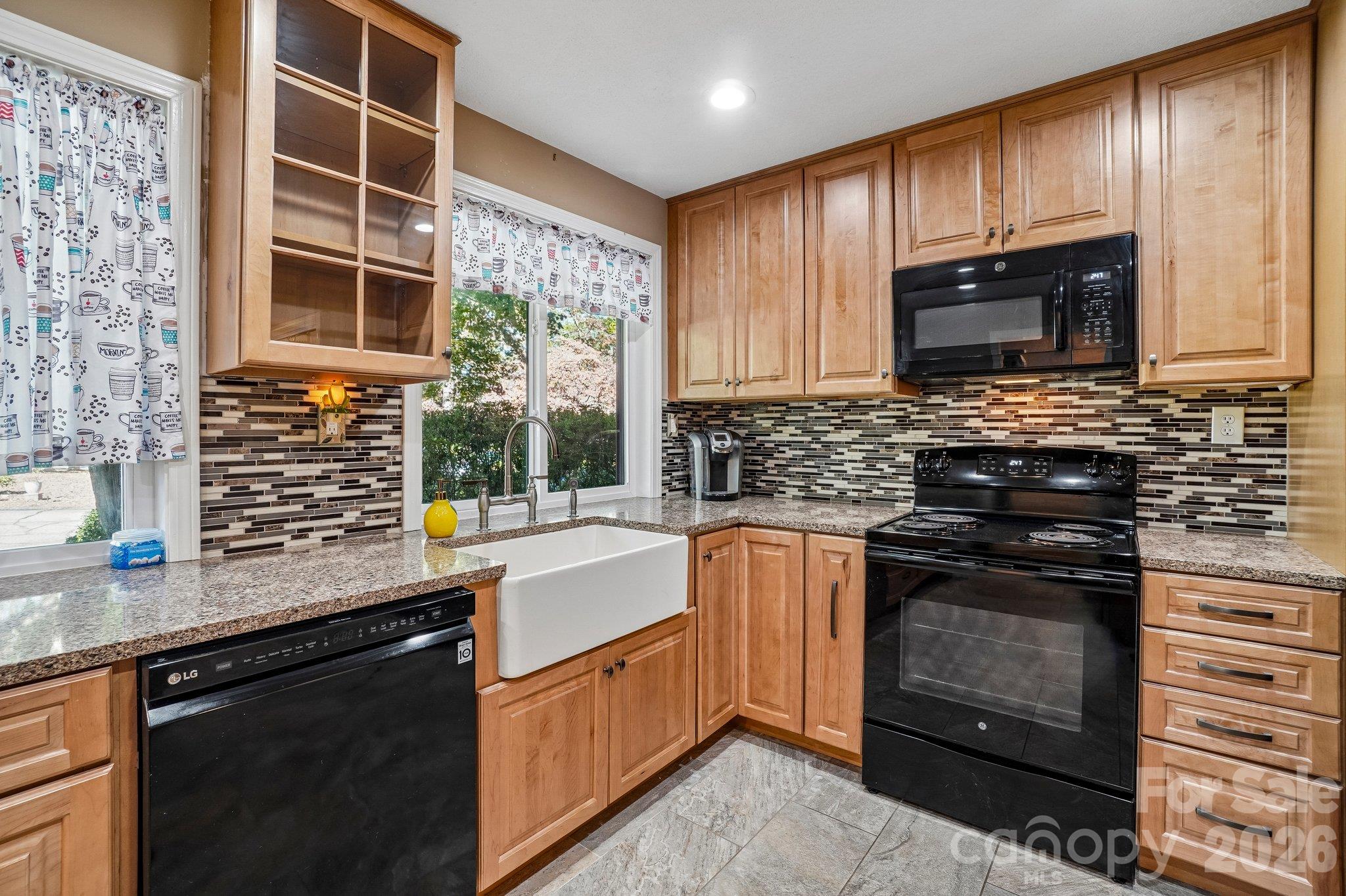 Condominium at 82 Laurelwood Circle W, Hendersonville, photo 12 of 38