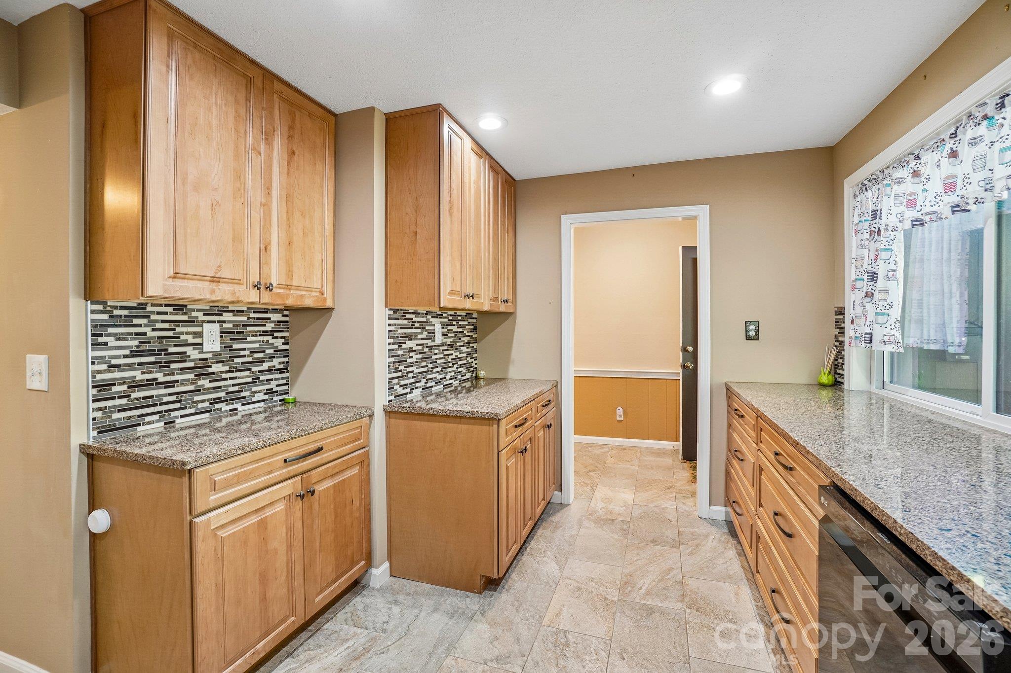 Condominium at 82 Laurelwood Circle W, Hendersonville, photo 13 of 38