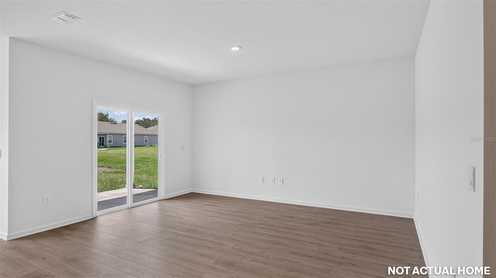 Single Family Residence at 139 MARY ALICE DR, HASTINGS, photo 10 of 31